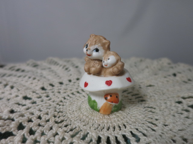 Vintage Enesco Bear and Baby Bear on Mushroom Figurine circa 1979