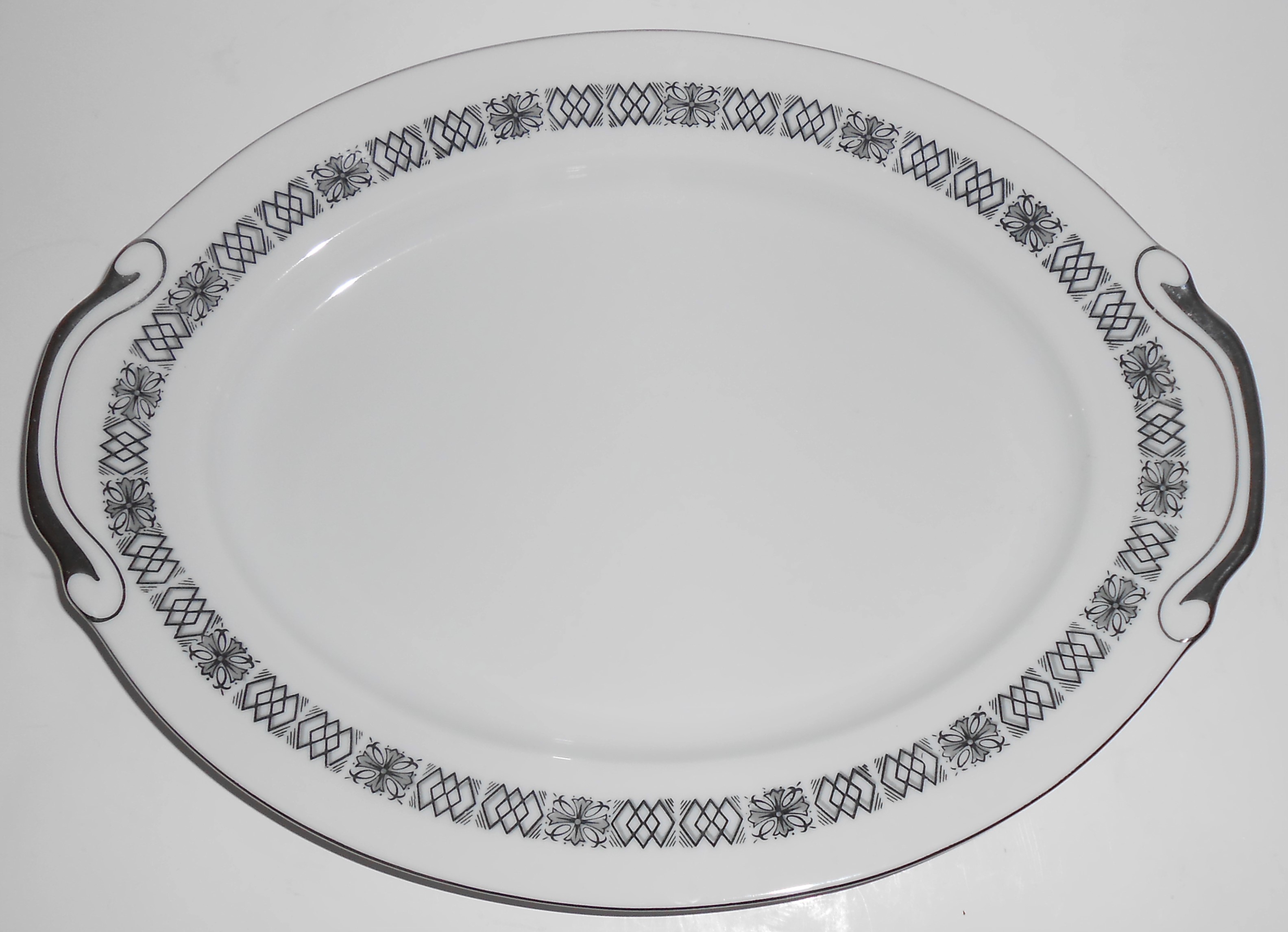 Seyei Fine China Japan Porcelain Black Geometric Pl