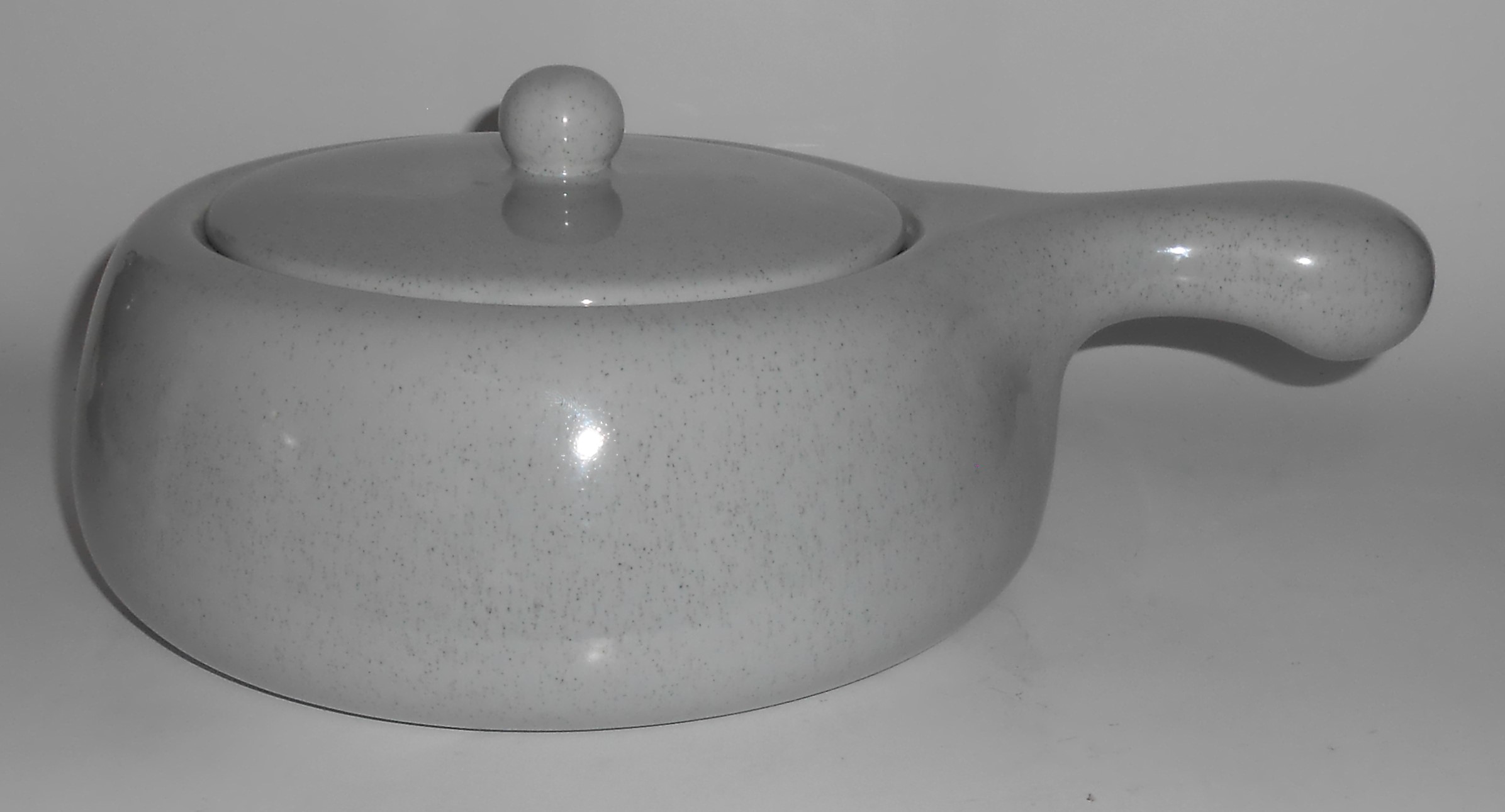 Bauer / Brusche' Pottery Grey French Casserole