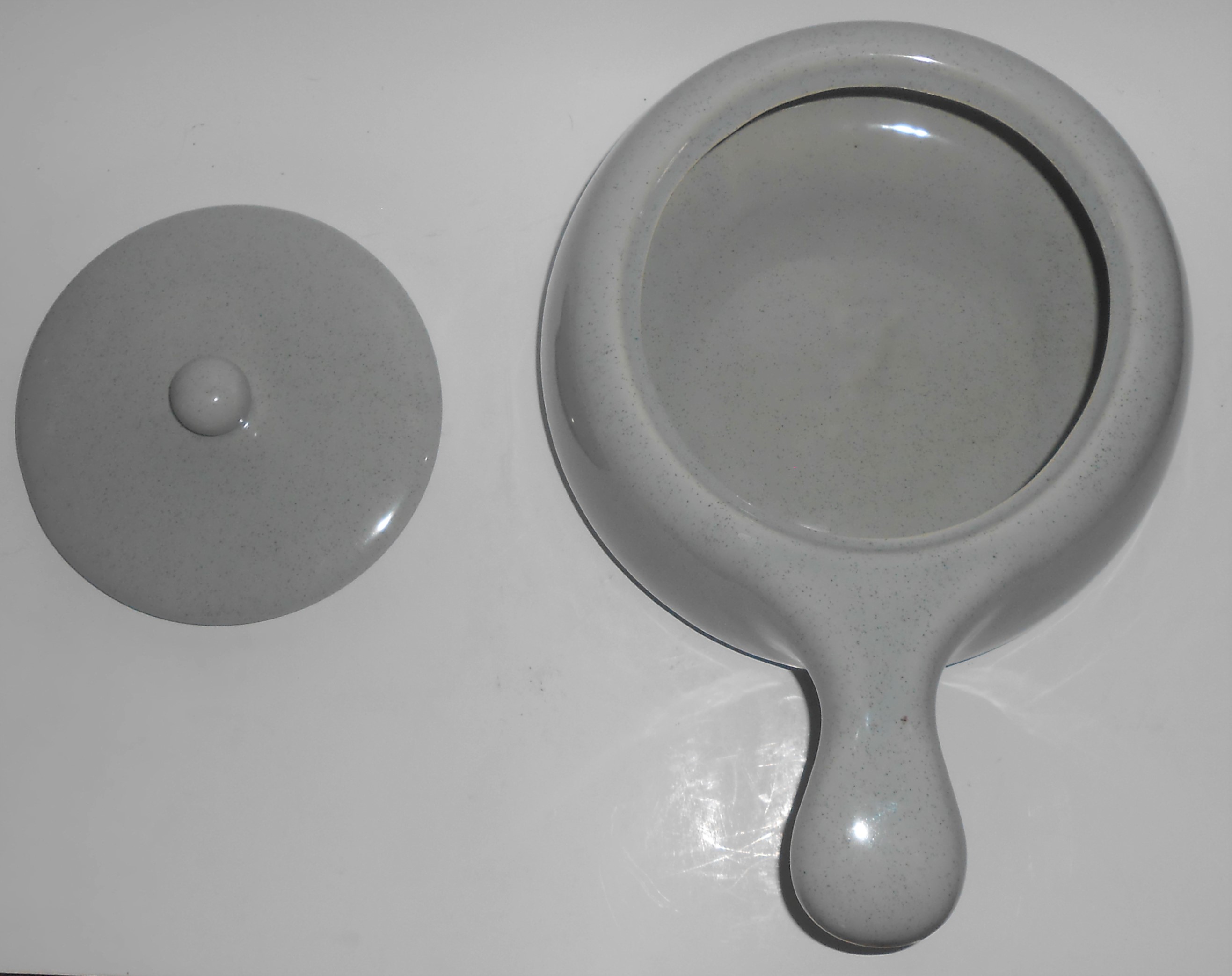 Bauer / Brusche' Pottery Grey French Casserole