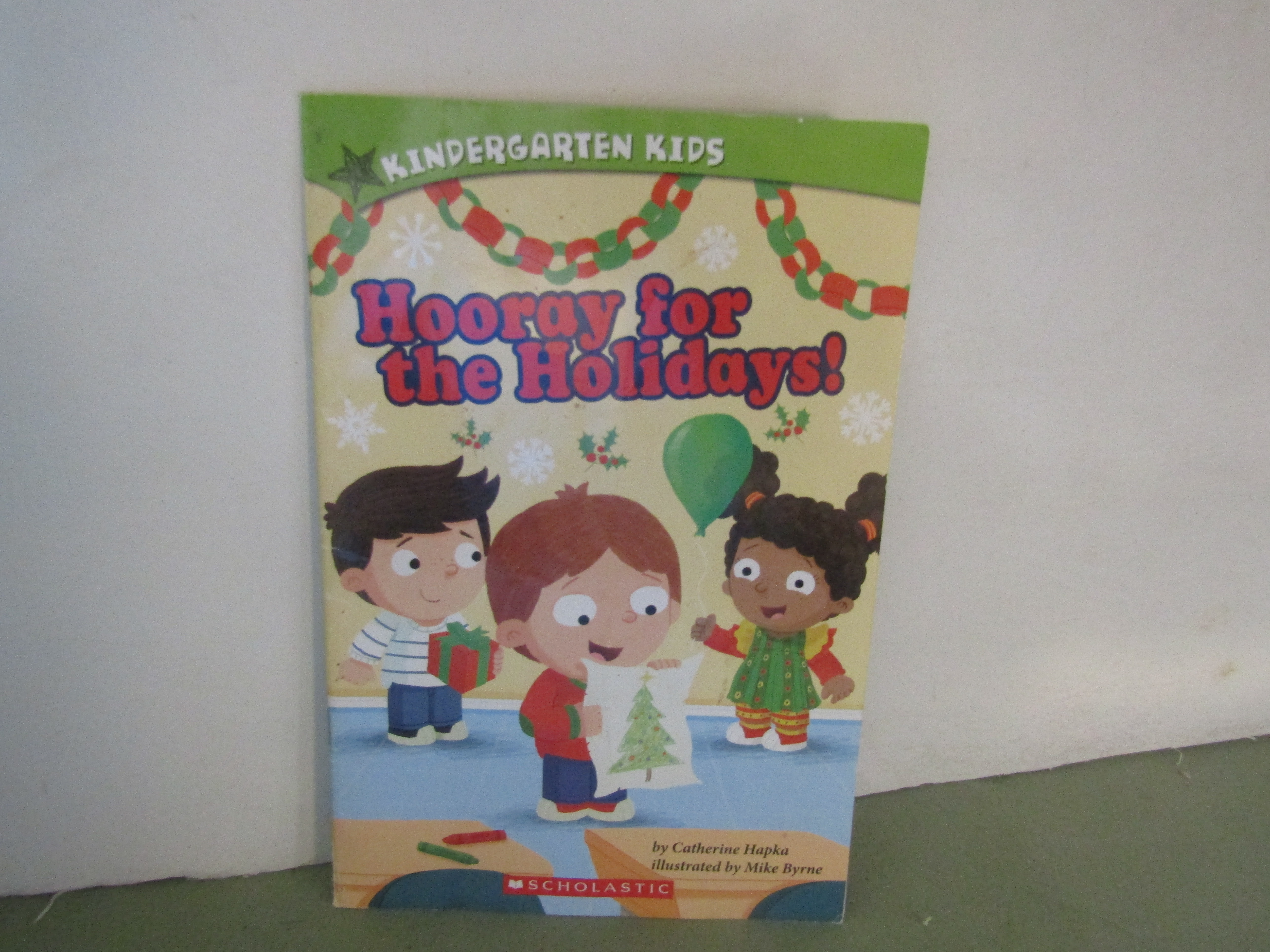 Scholastic Early Reader Hooray for the Holidays