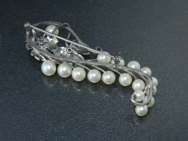 Sterling Silver Cultured Pearls Brooch