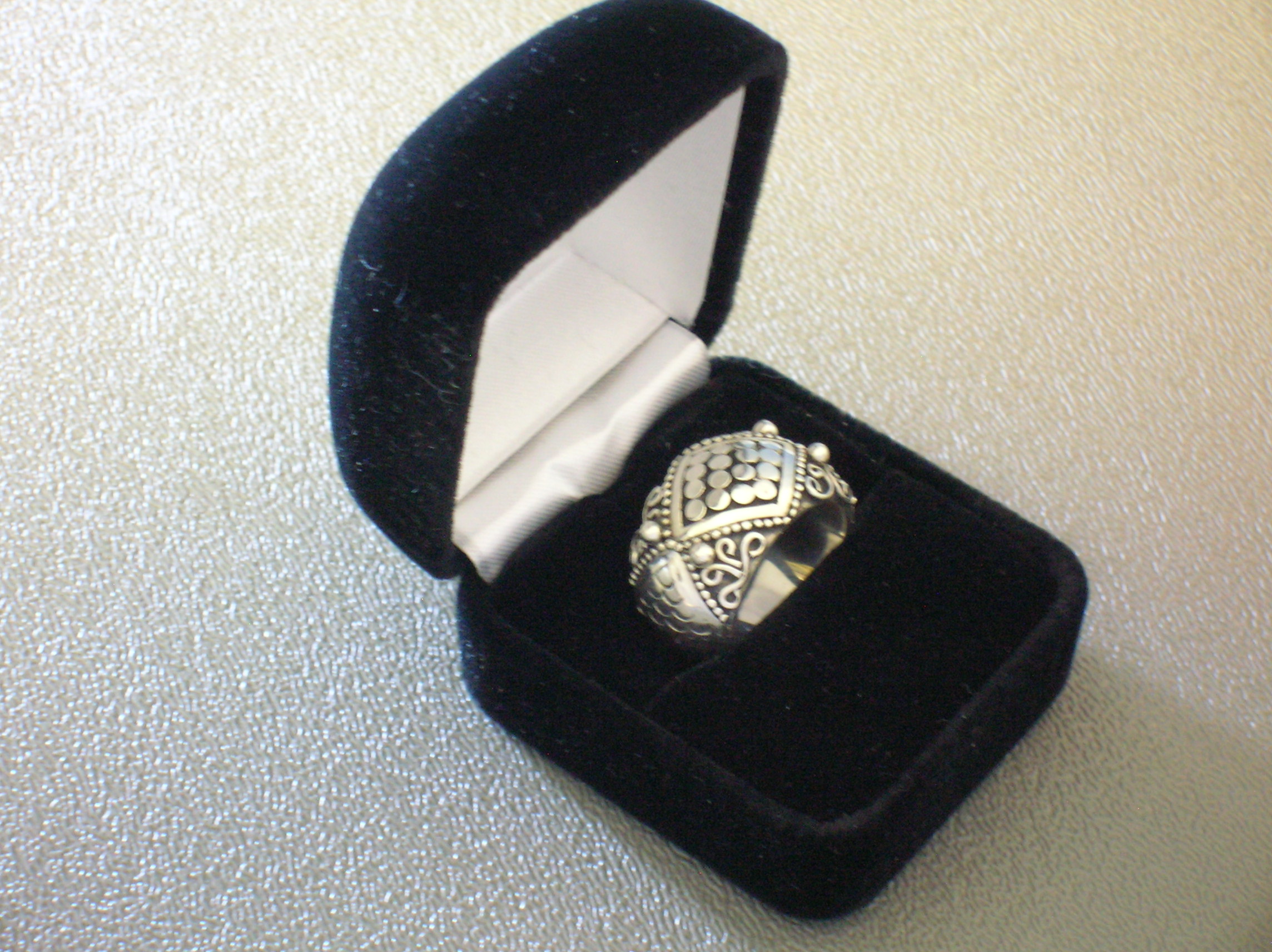 Sterling Silver Scrolled  Ornate Ring . . . . . .