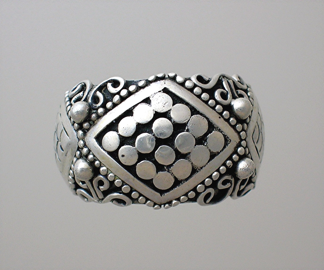 Sterling Silver Scrolled  Ornate Ring . . . . . .