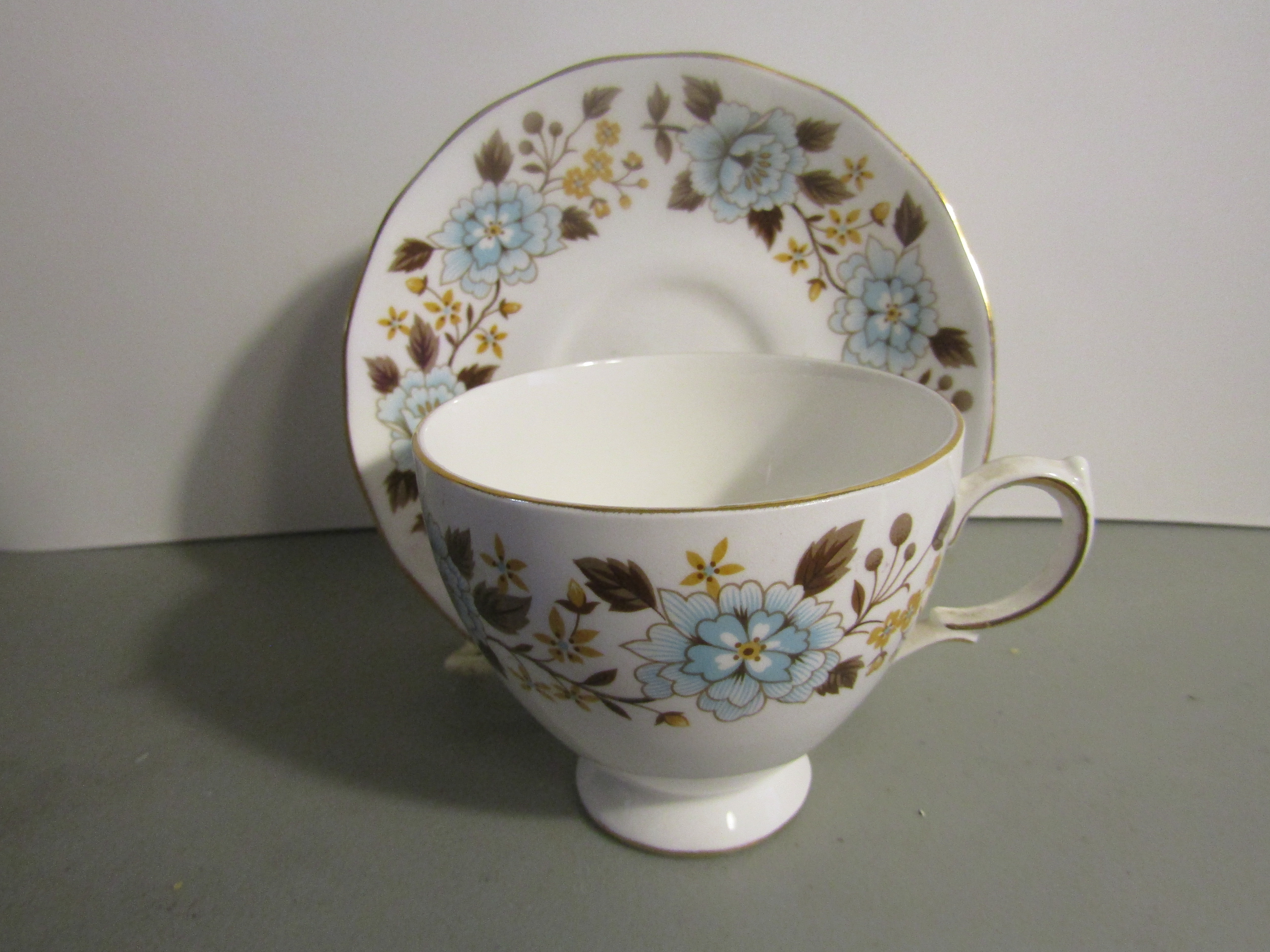 Vintage Queen Anne Bone China Teacup & Saucer