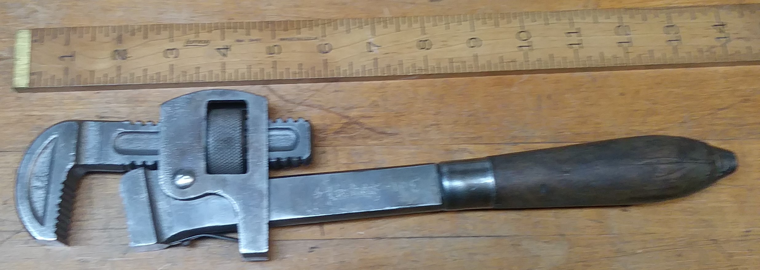Danielson Adjustable Pipe Wrench 14 inch