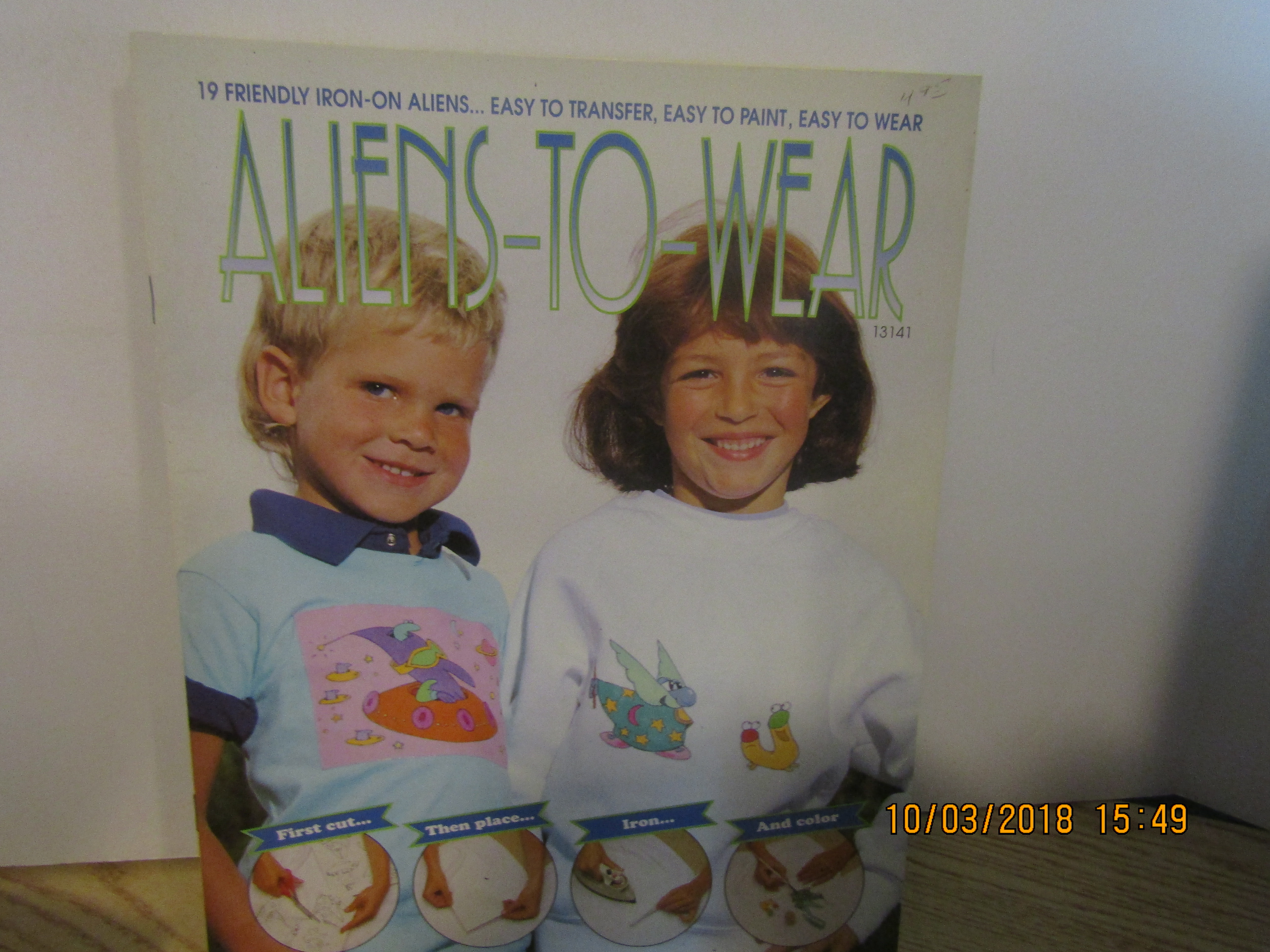 Mark Publishing Aliens-To-Wear  #13141