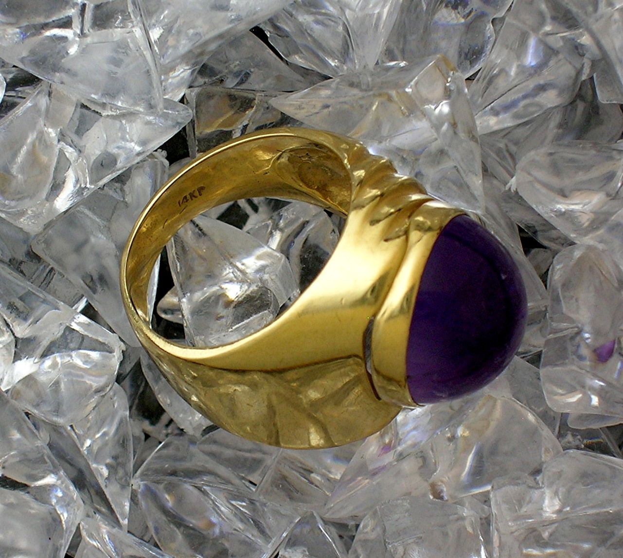 Ring 14K Yellow Gold Cabochon Amethyst