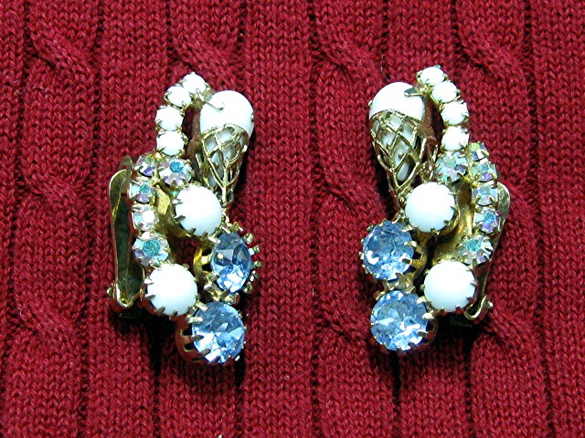 HOBE Gold Filigree Blue Crystal Glass Clip Earring