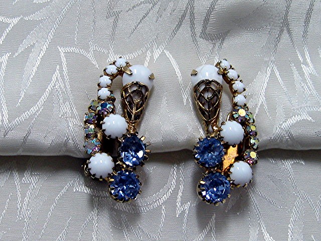 HOBE Gold Filigree Blue Crystal Glass Clip Earring