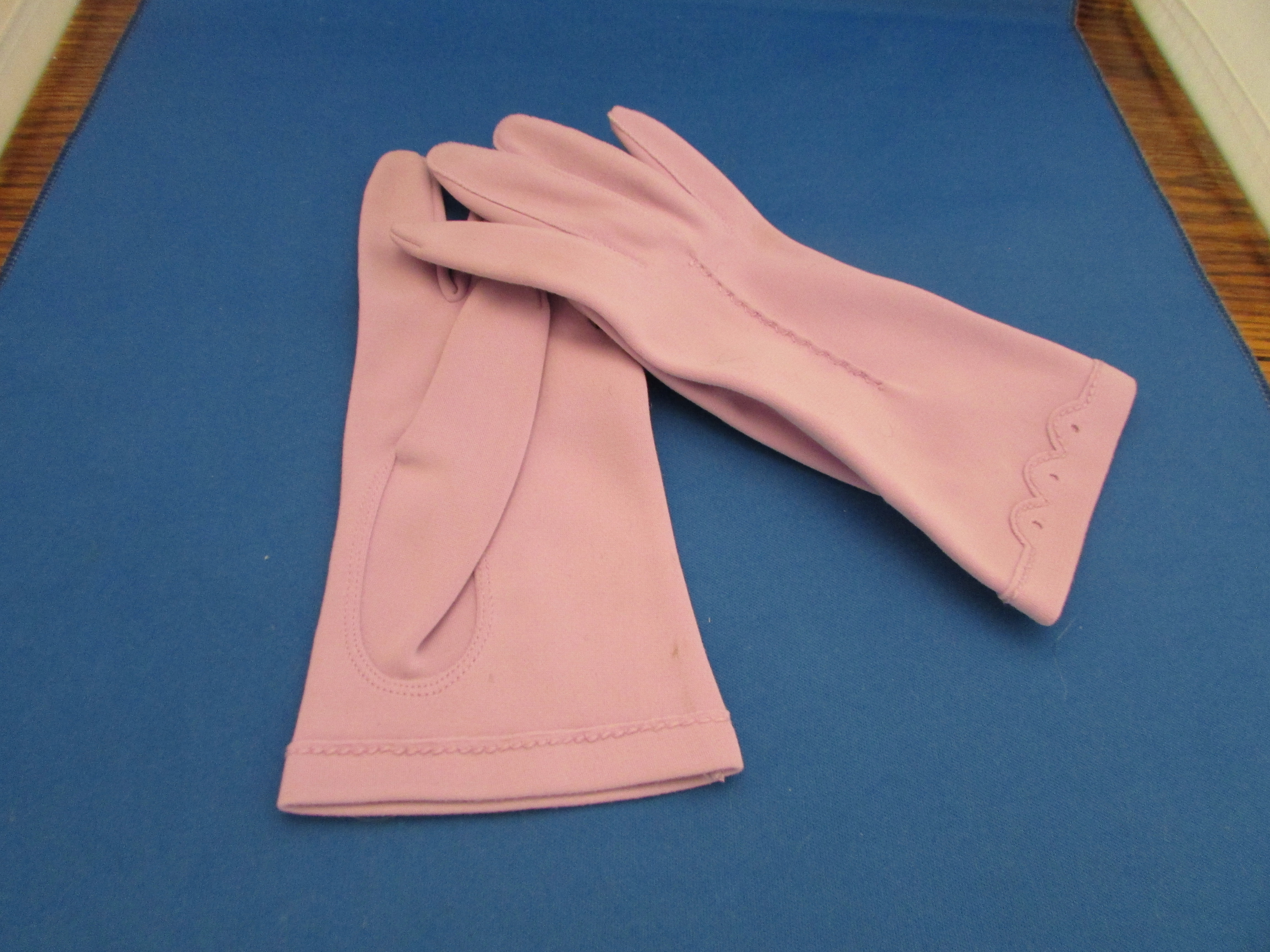 Lilac Color Gloves from Hansen