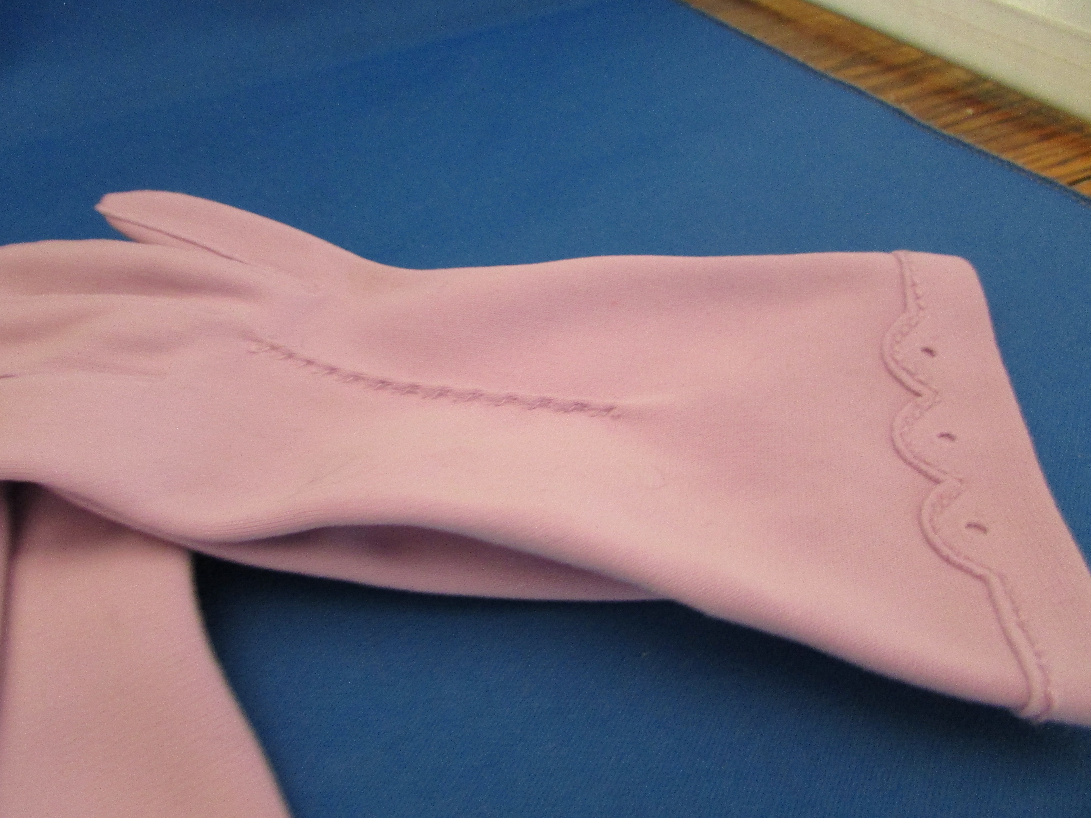 Lilac Color Gloves from Hansen