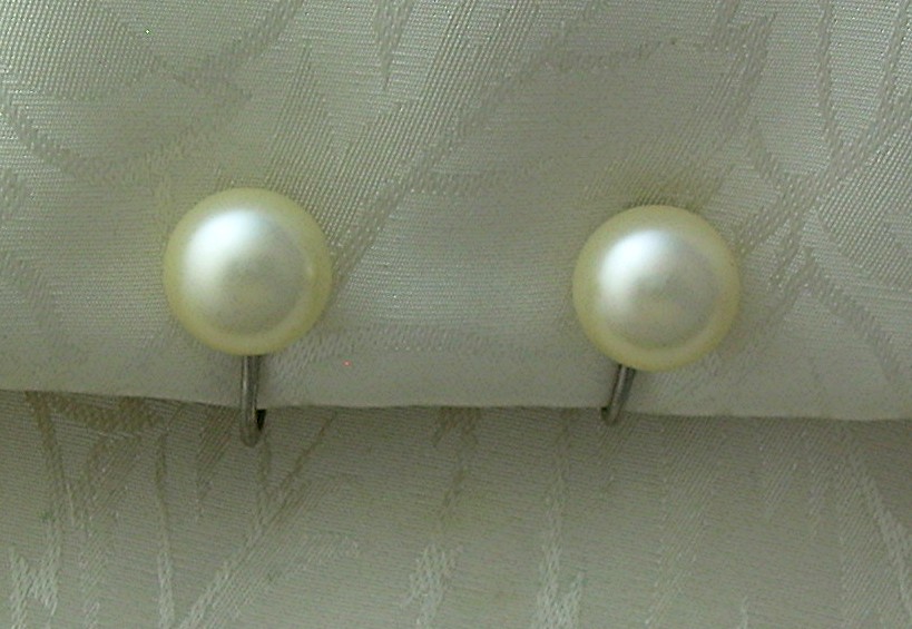 MARVELLA Pearl Screw Clip  Earrings