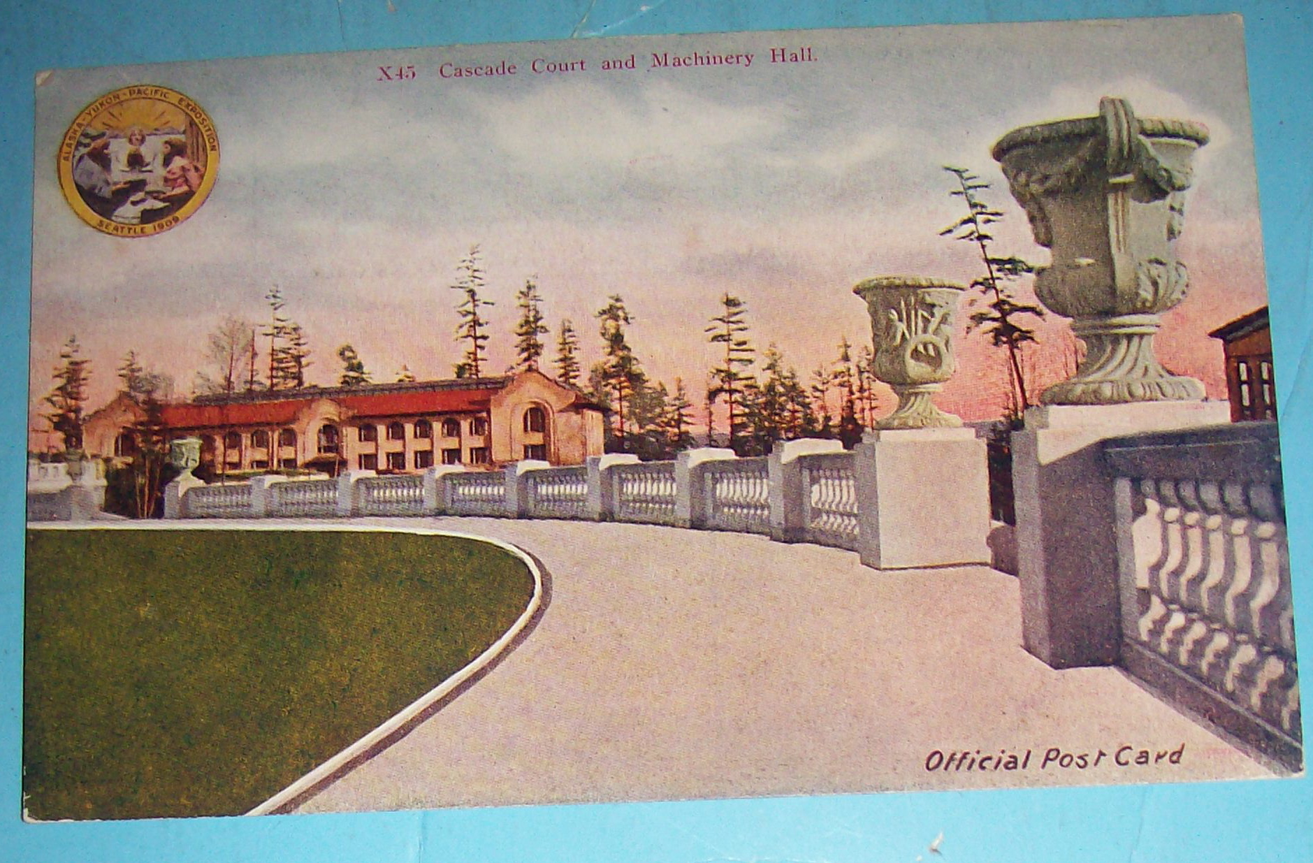 Cascade Court And Machinery Hall Postcard