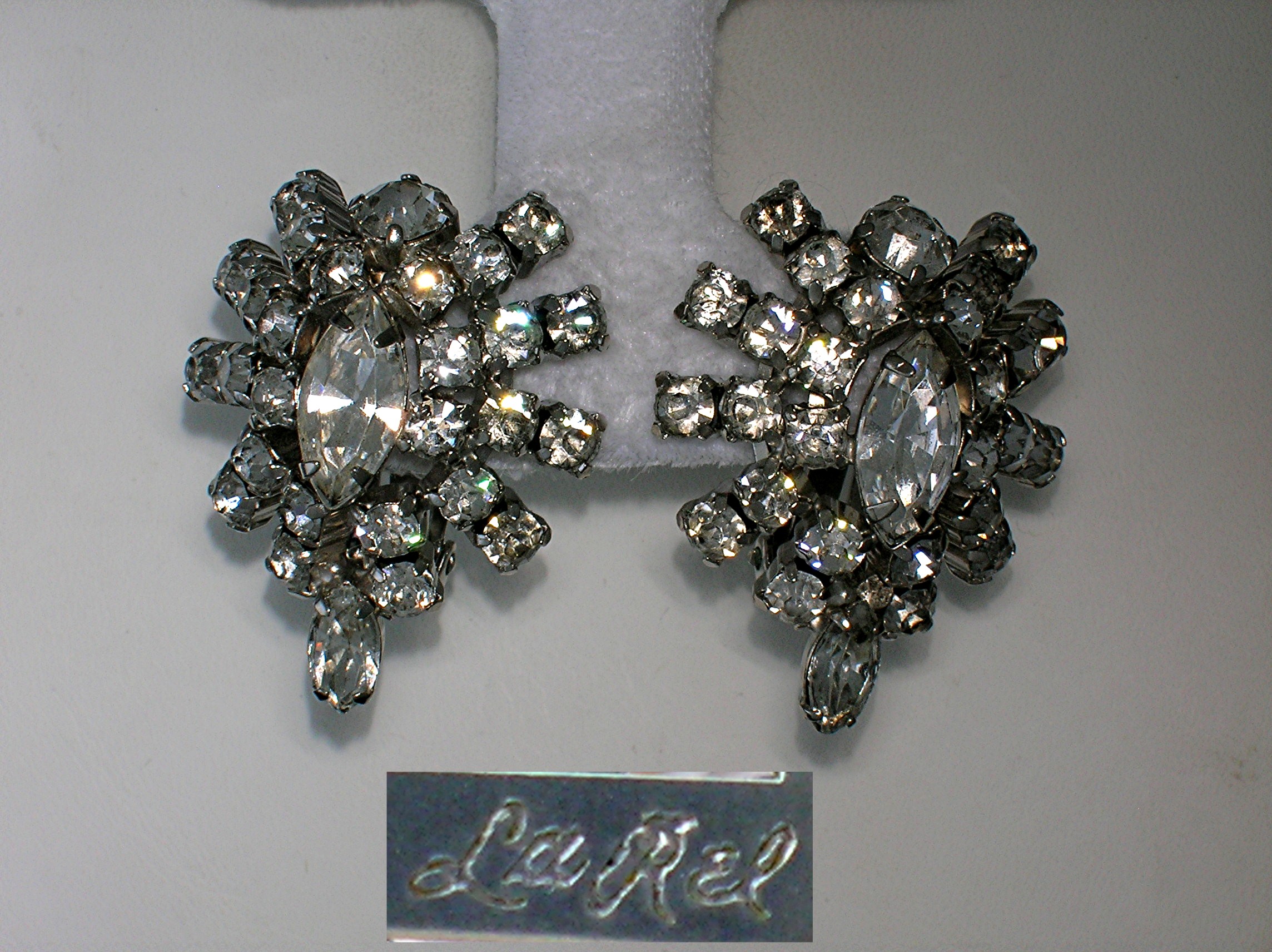 Sparkling Rhinestone La Reh Clip Earrings