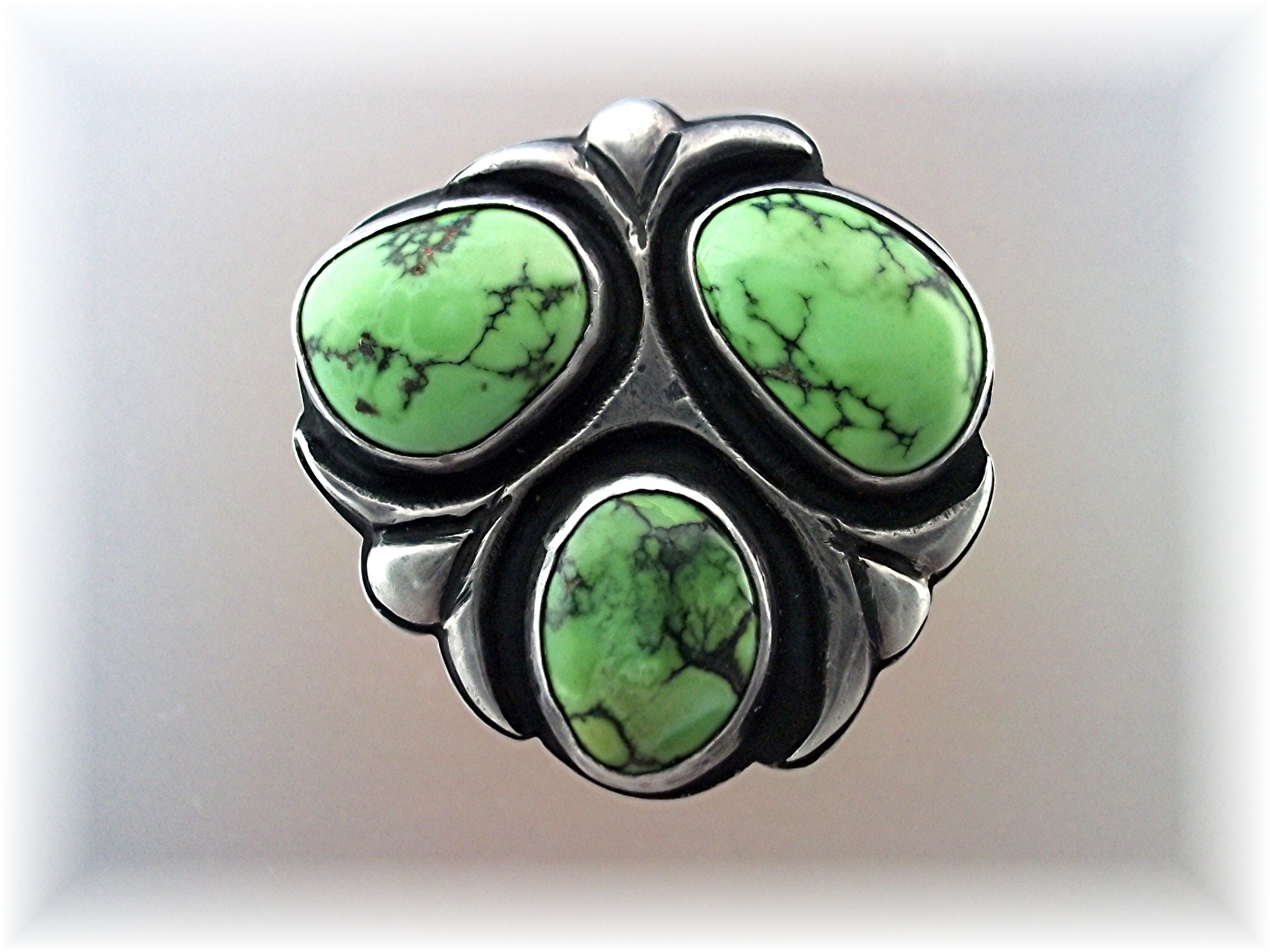Navajo  Gaspeite Sterling Silver Old  Pawn Ring