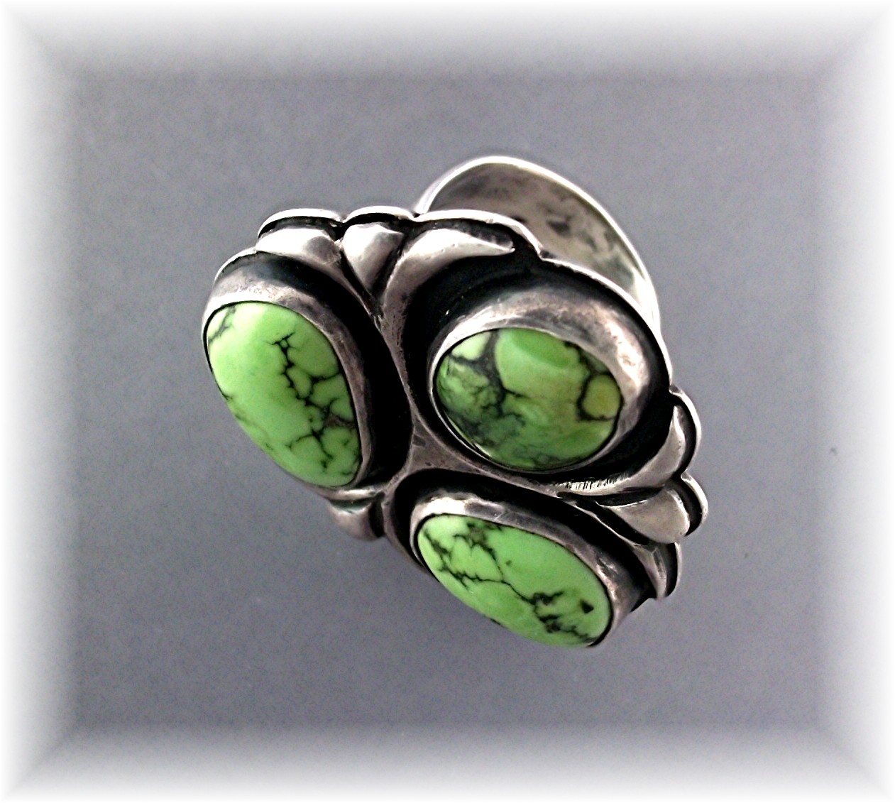 Navajo  Gaspeite Sterling Silver Old  Pawn Ring