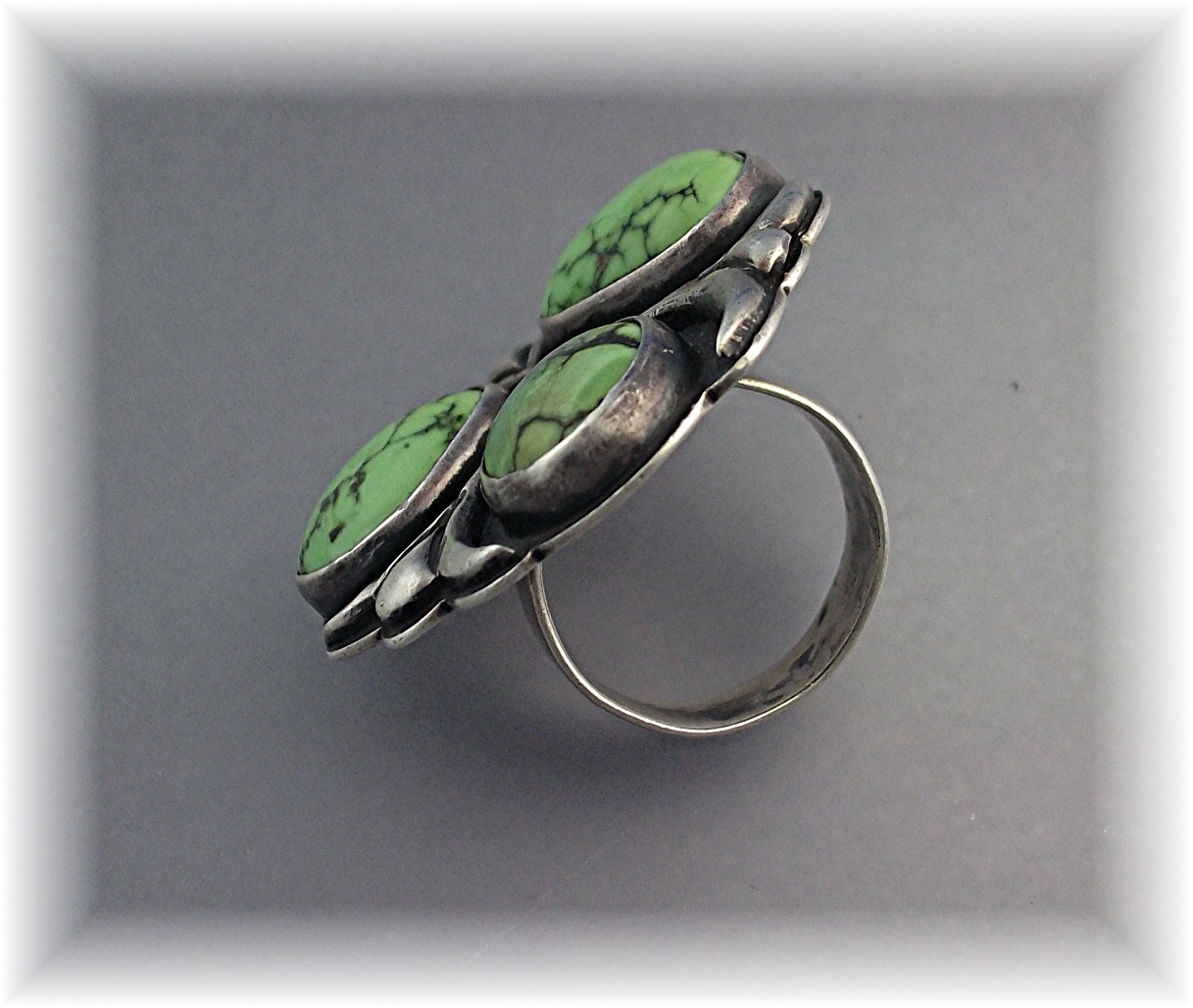 Navajo  Gaspeite Sterling Silver Old  Pawn Ring