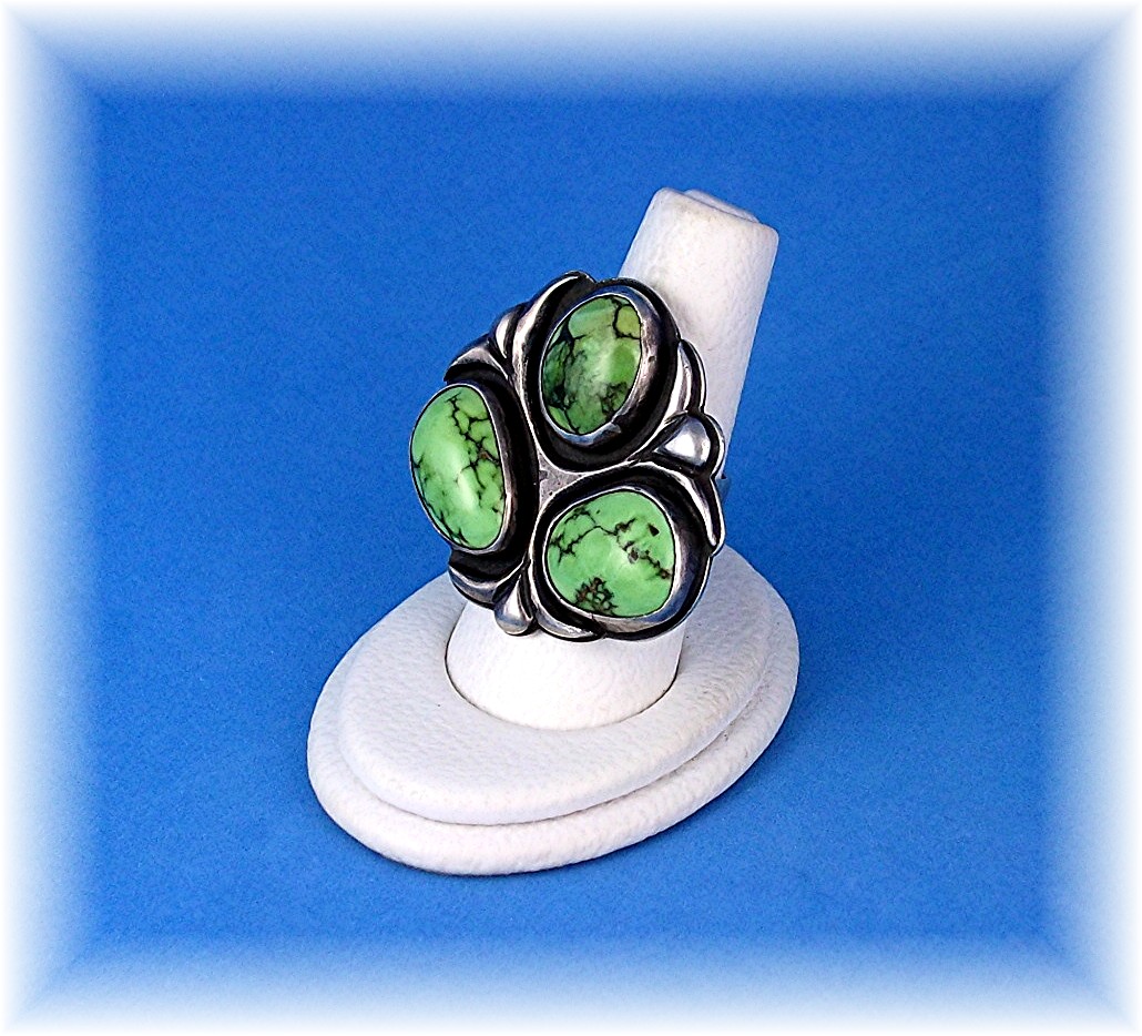 Navajo  Gaspeite Sterling Silver Old  Pawn Ring