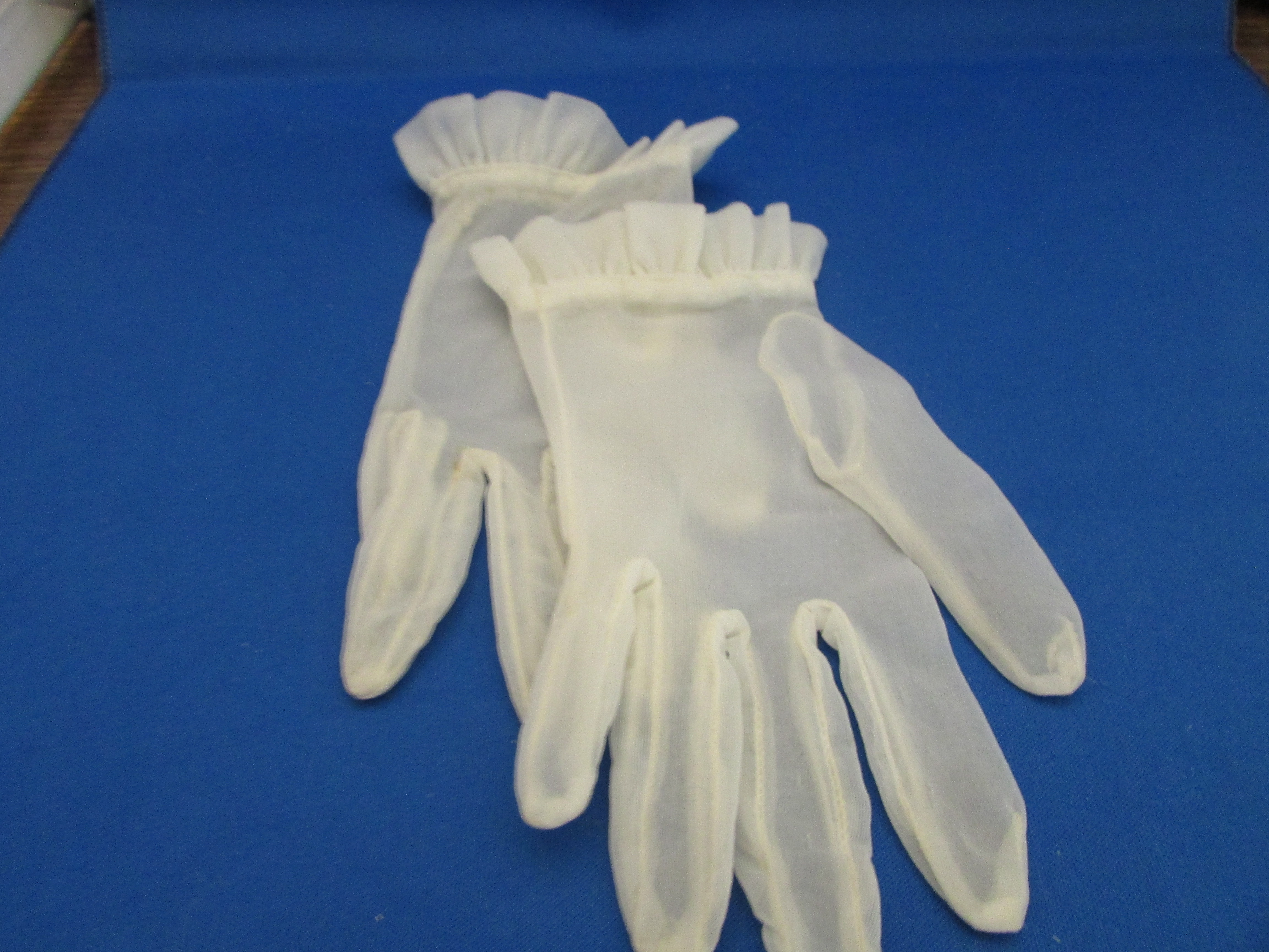 Child's Sheer Gloves