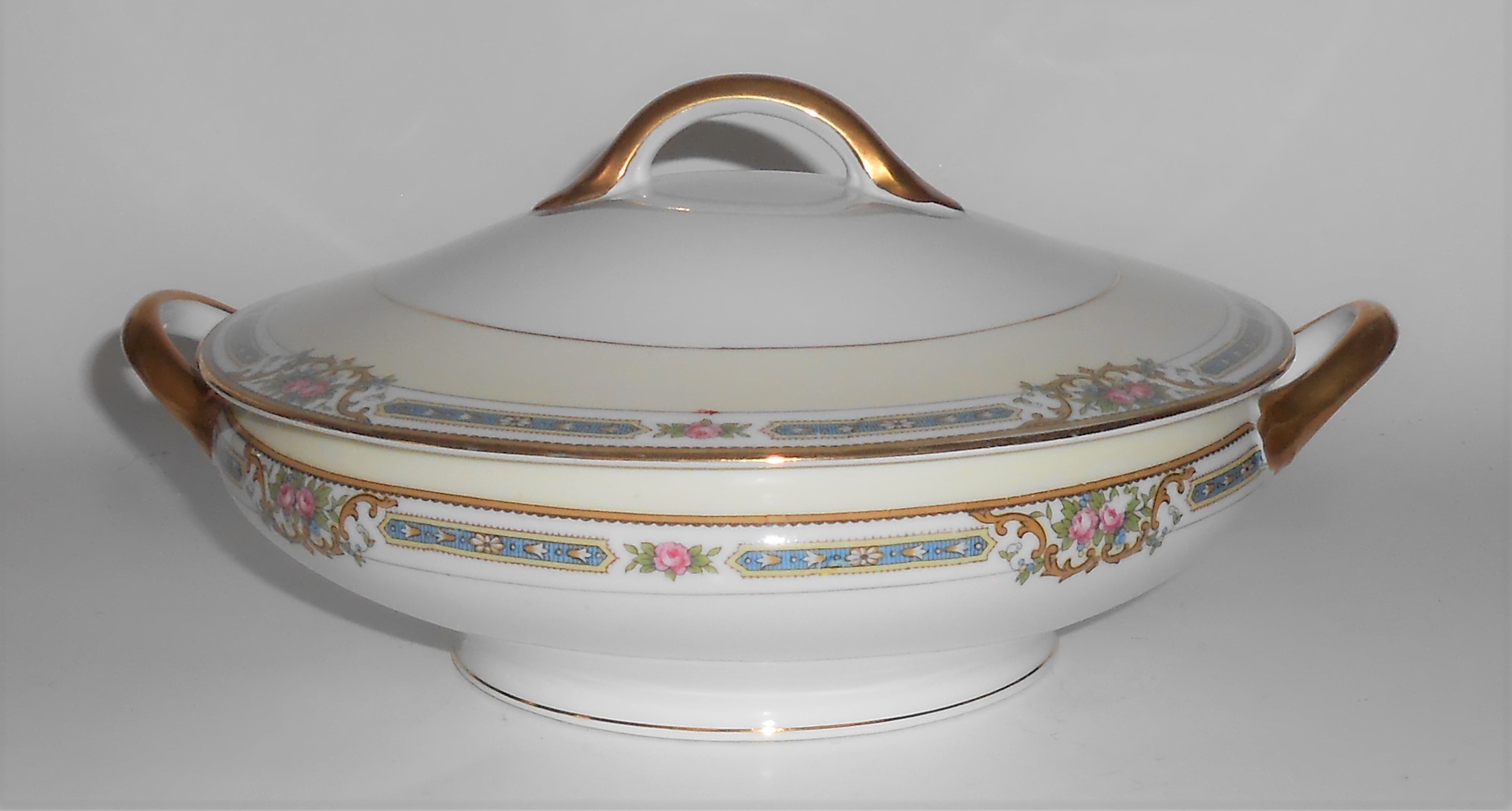 Noritake Porcelain China YBRY Handled Covered Vegetable