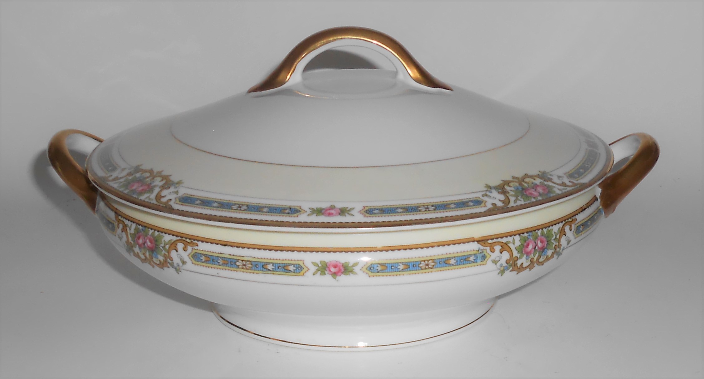 Noritake Porcelain China YBRY Handled Covered Vegetable