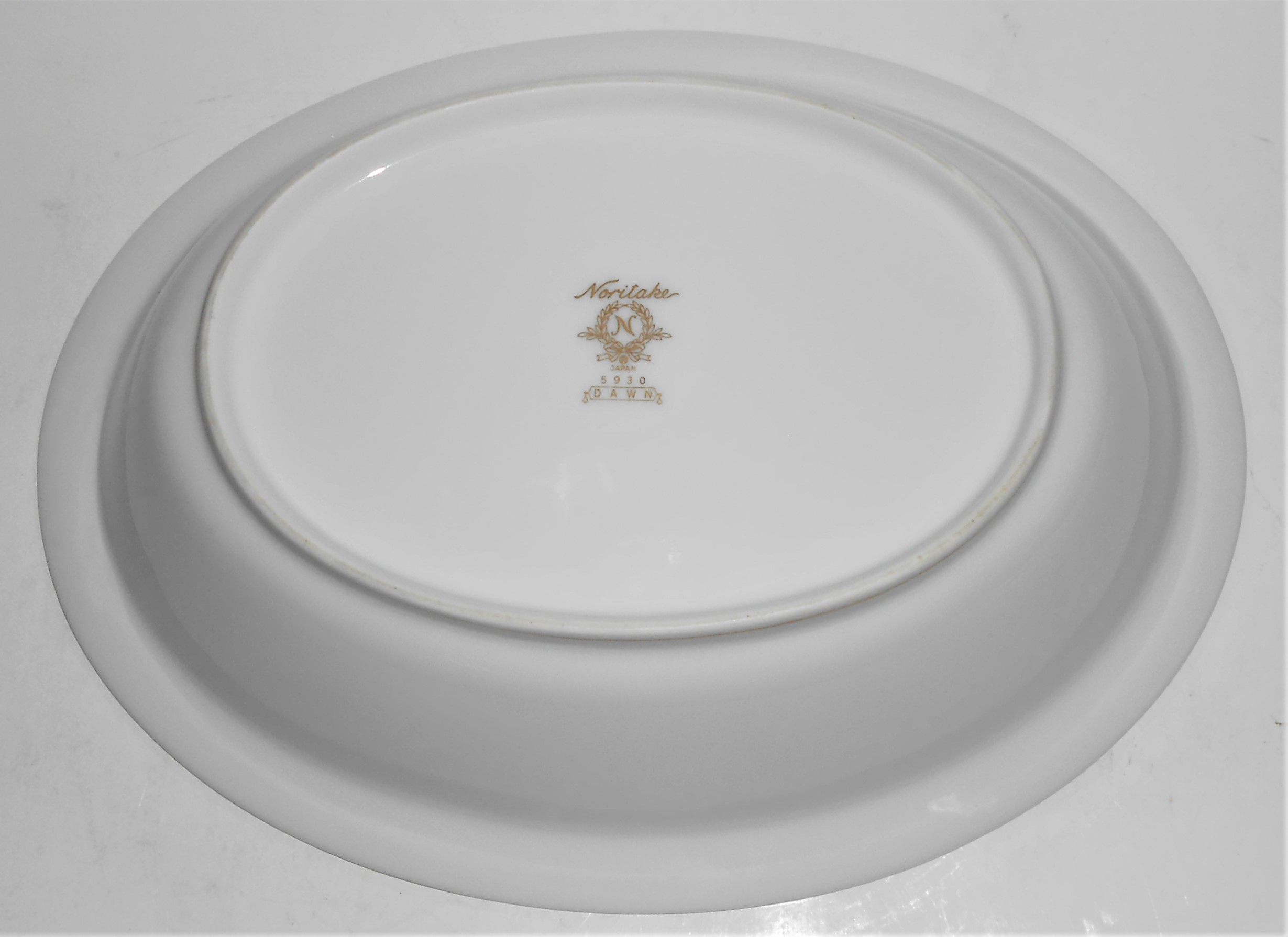 Noritake Porcelain China 5930 Dawn W/Gold Vegetable