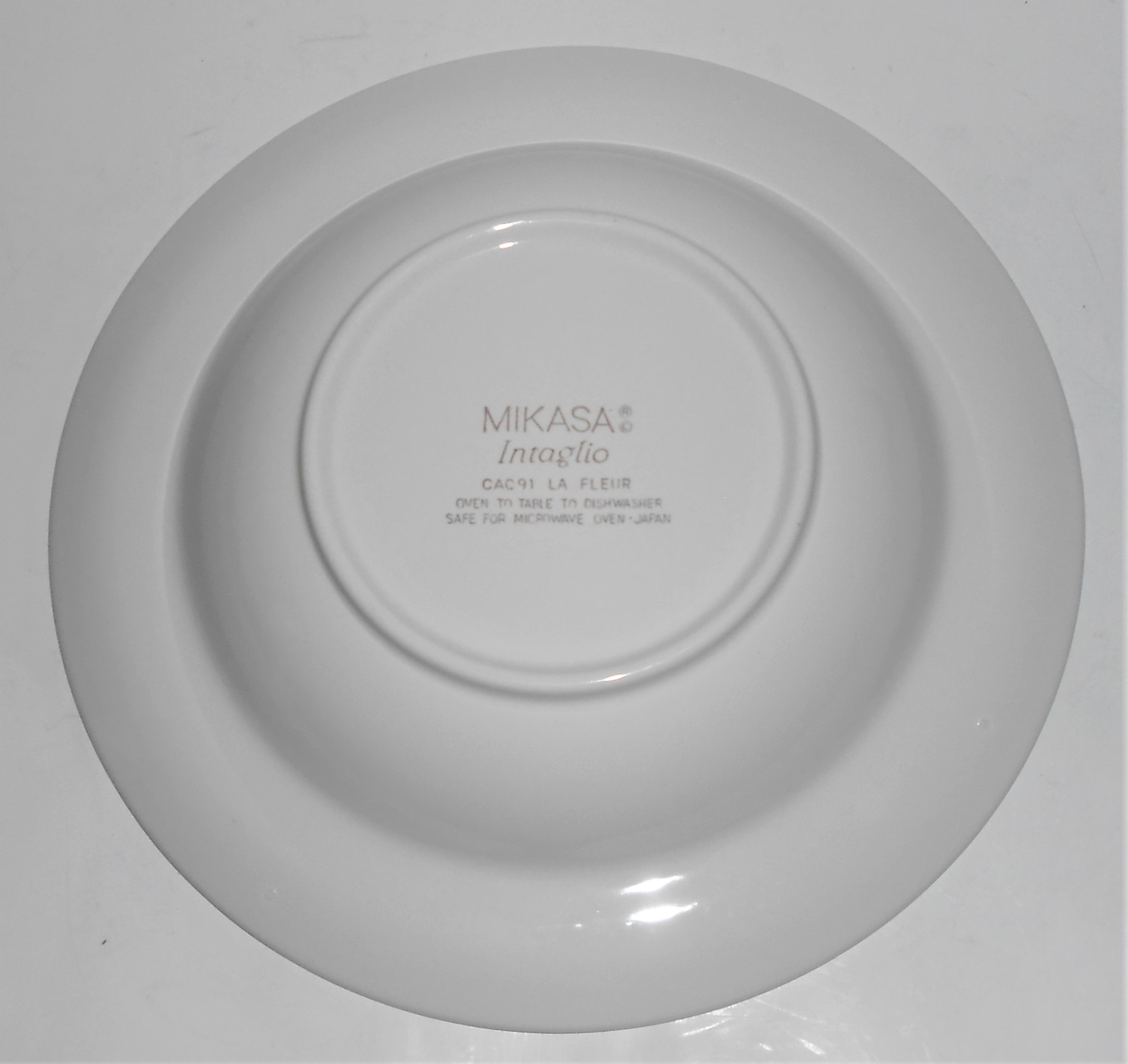Mikasa China CAC91 Intaglio La Fleuer Rimmed Soup Bowl