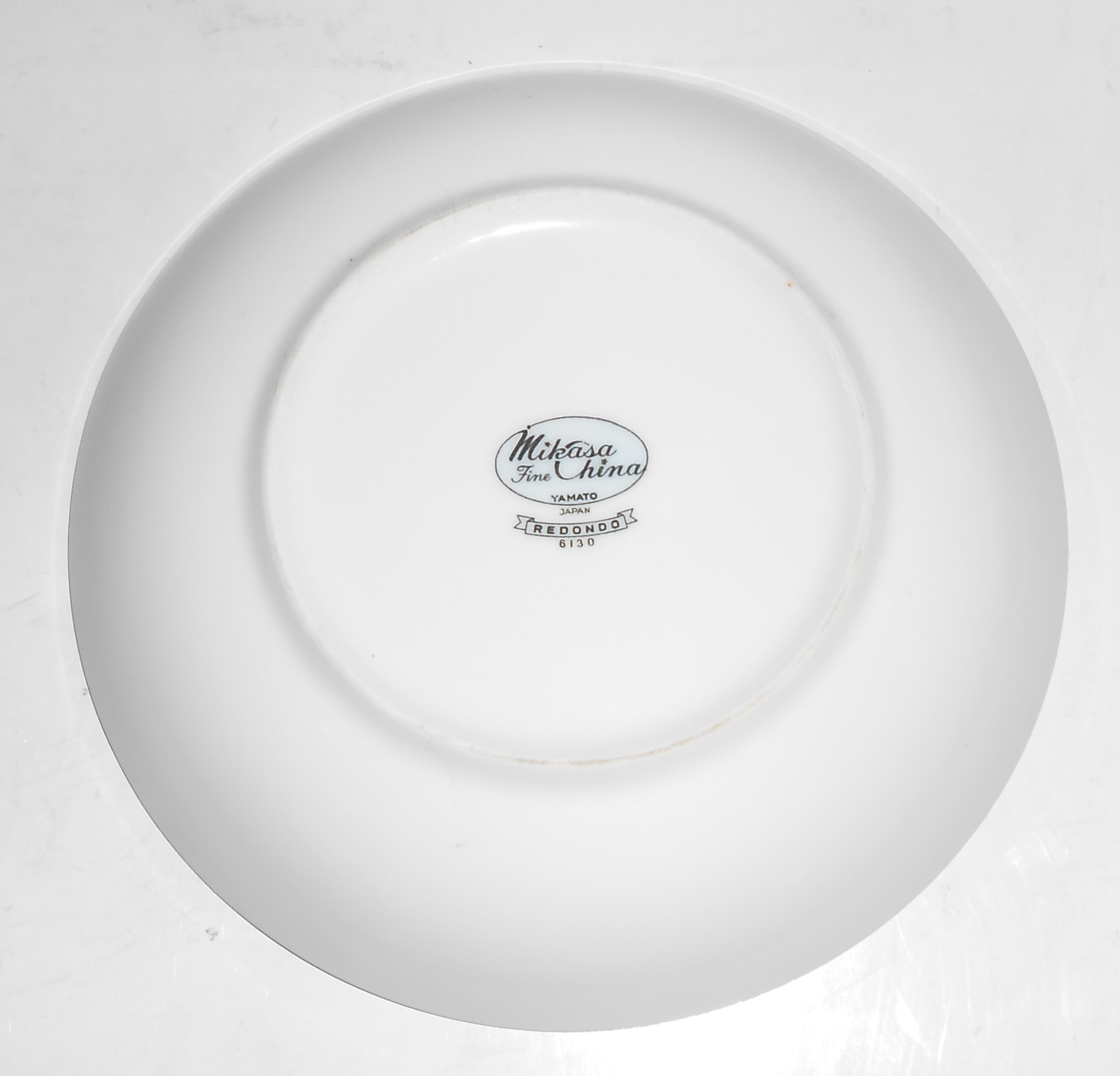 Mikasa Fine China Platinum Wheat Redondo Fruit Bowl