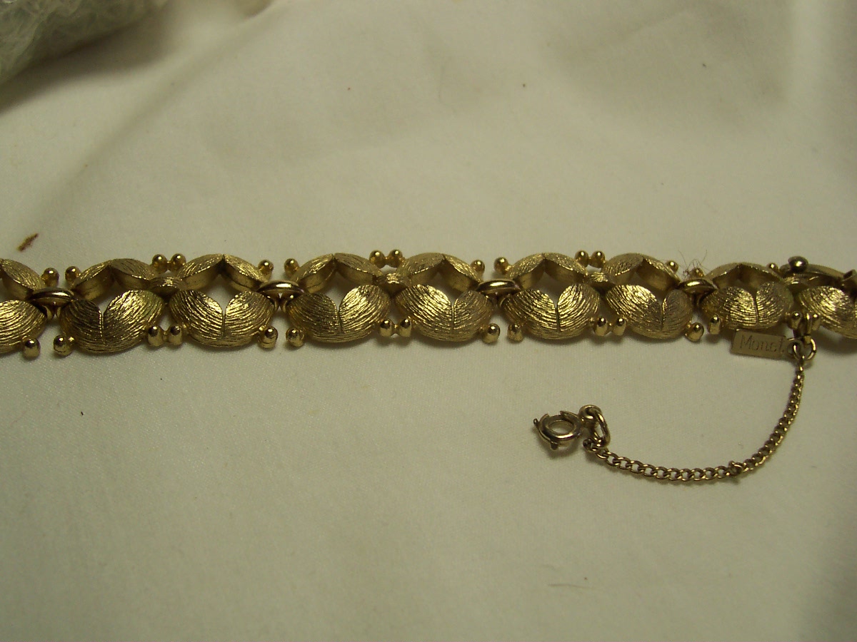 Monet Signed Gold Tone Link Bracelet