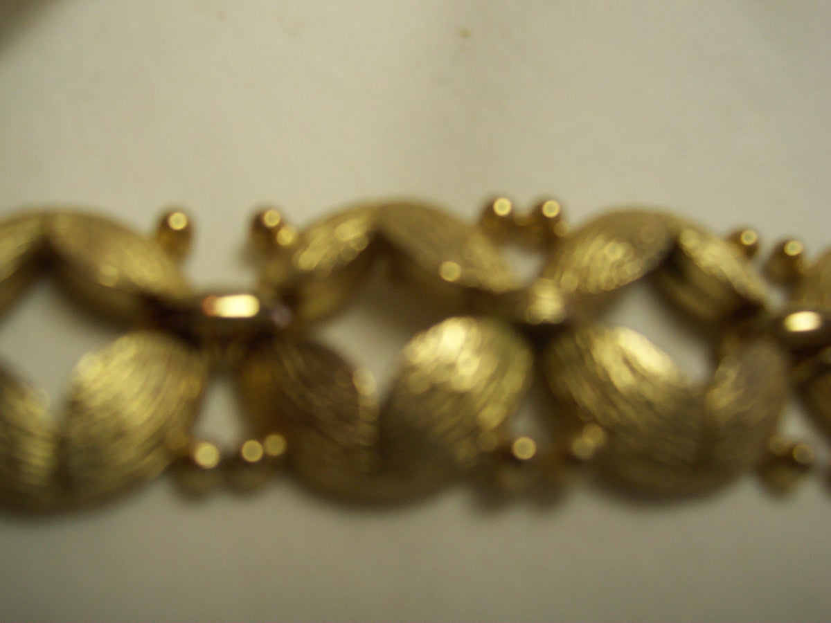 Monet Signed Gold Tone Link Bracelet