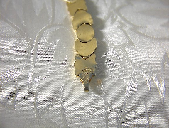 Bracelet 10K Yellow Gold X Design  Hinged