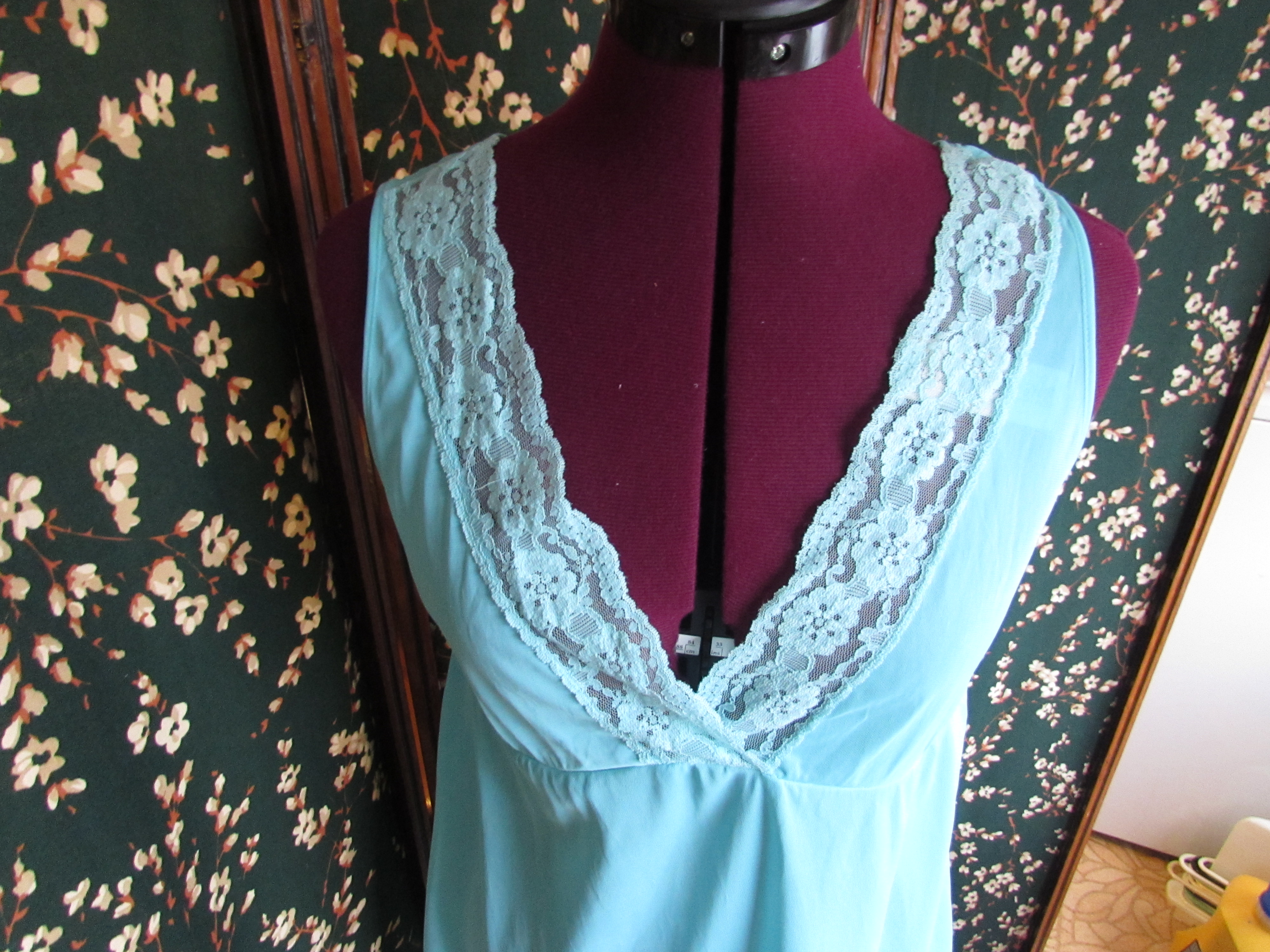 Vintage Nans Flower Nylon Nightgown size Medium
