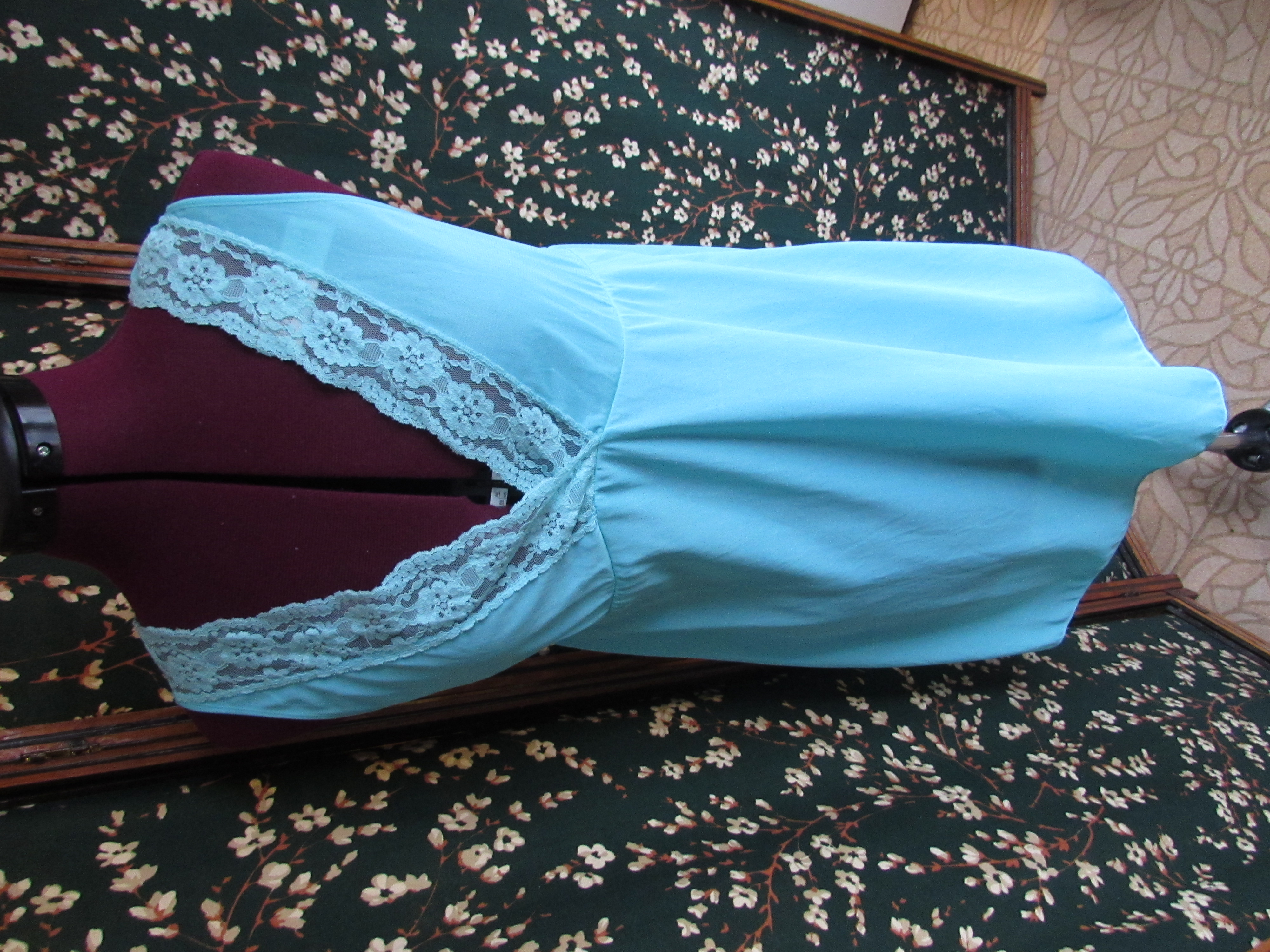 Vintage Nans Flower Nylon Nightgown size Medium