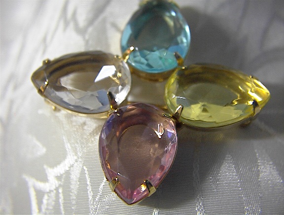 Avon Goldtone & Citrine, Pink, Blue Glass Stone Brooch