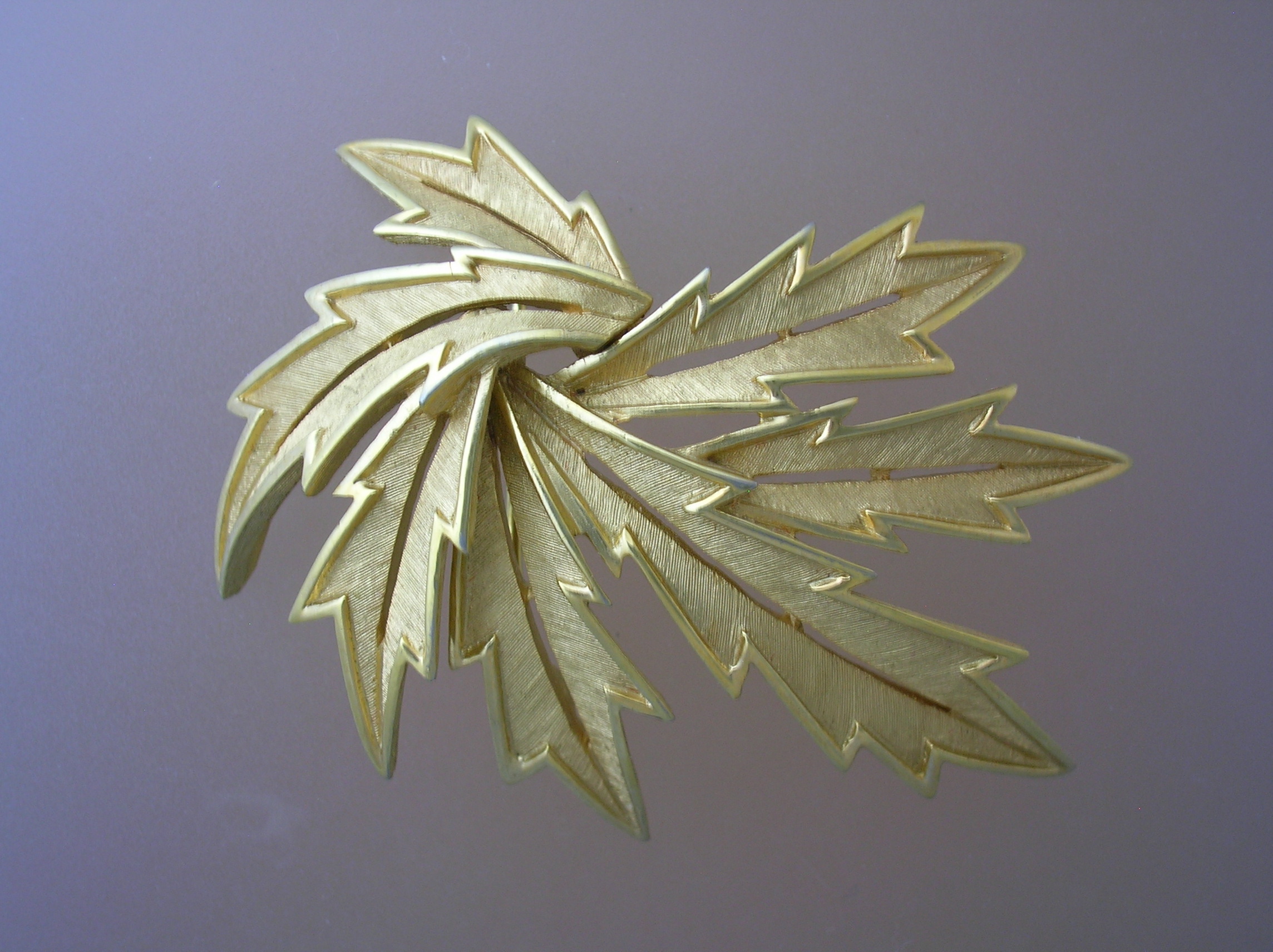 Trifari Gold Leaves  pin brooch 60s