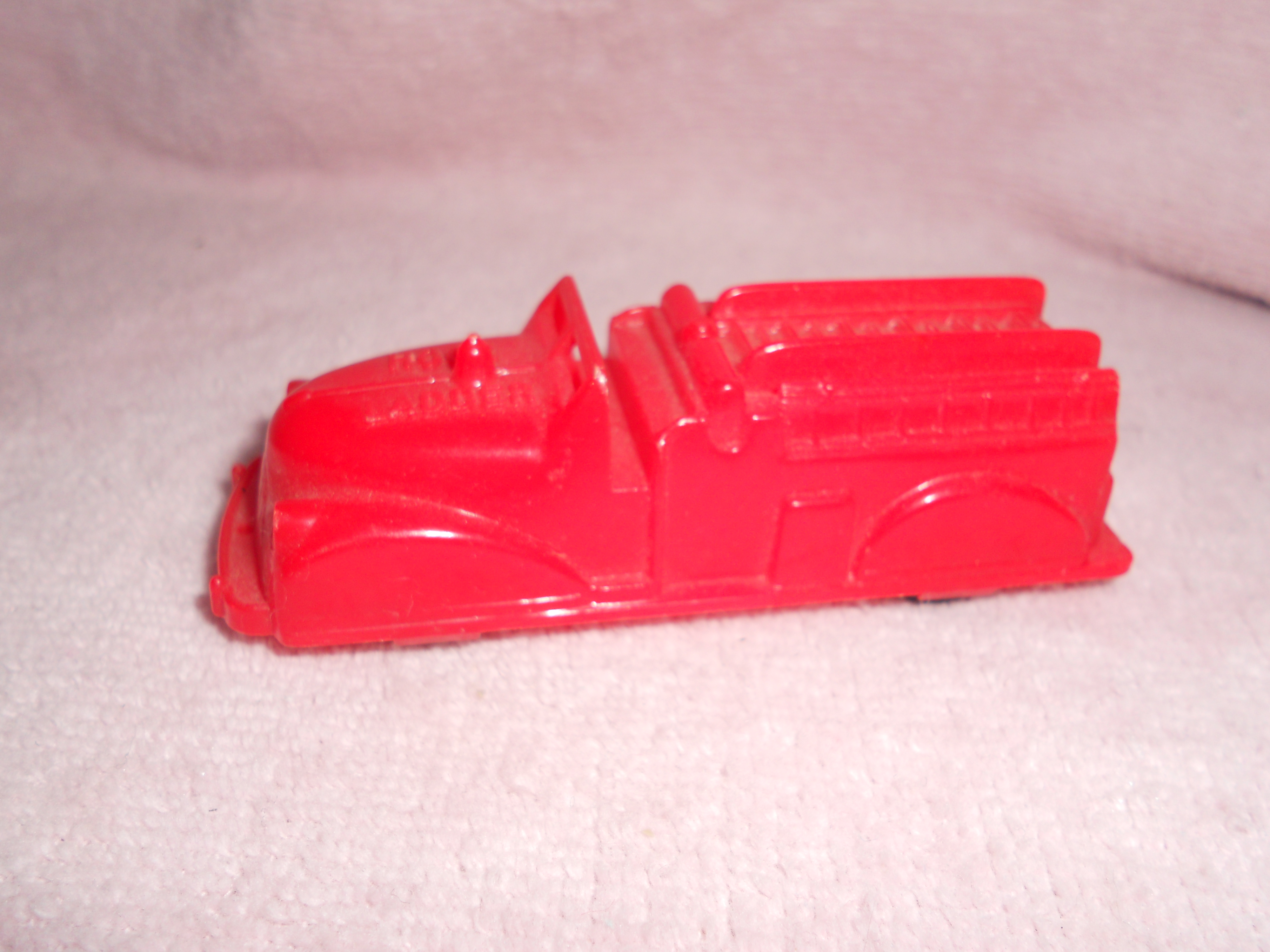 Renwal Fire Truck 146 Hook Ladder Dollhouse