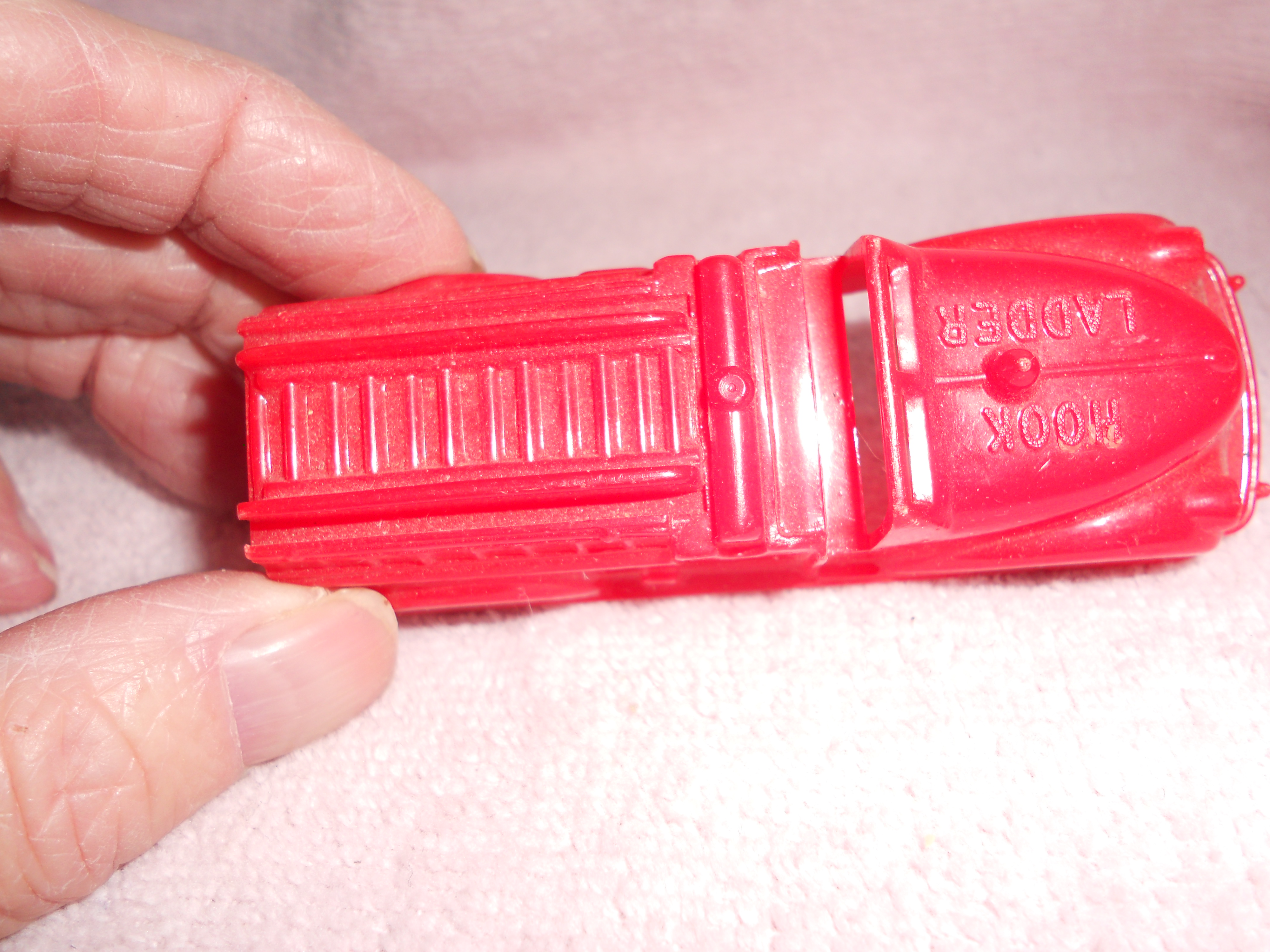 Renwal Fire Truck 146 Hook Ladder Dollhouse