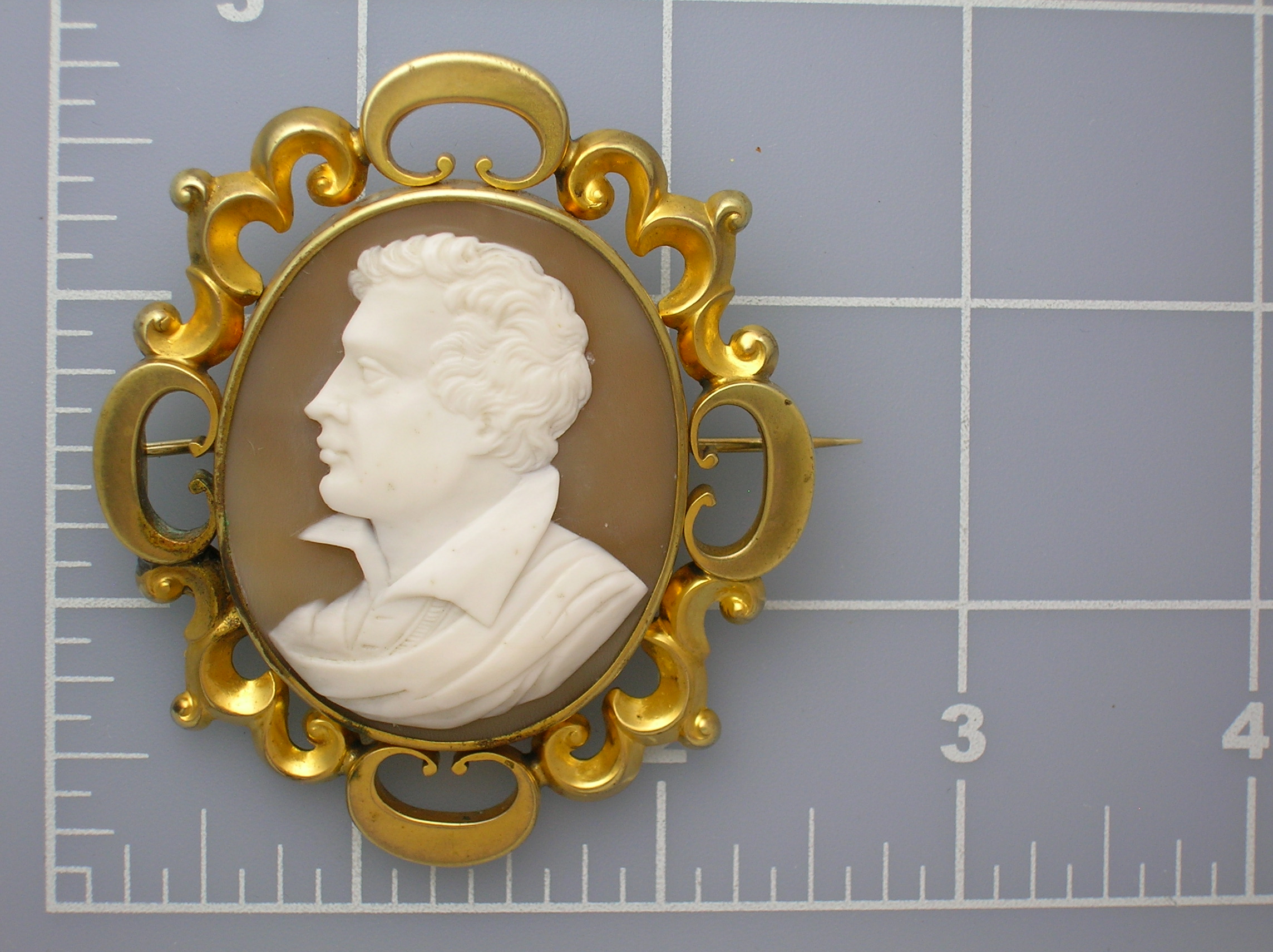 Antique Pinchbeck Gold ornate Cameo Lord Byron