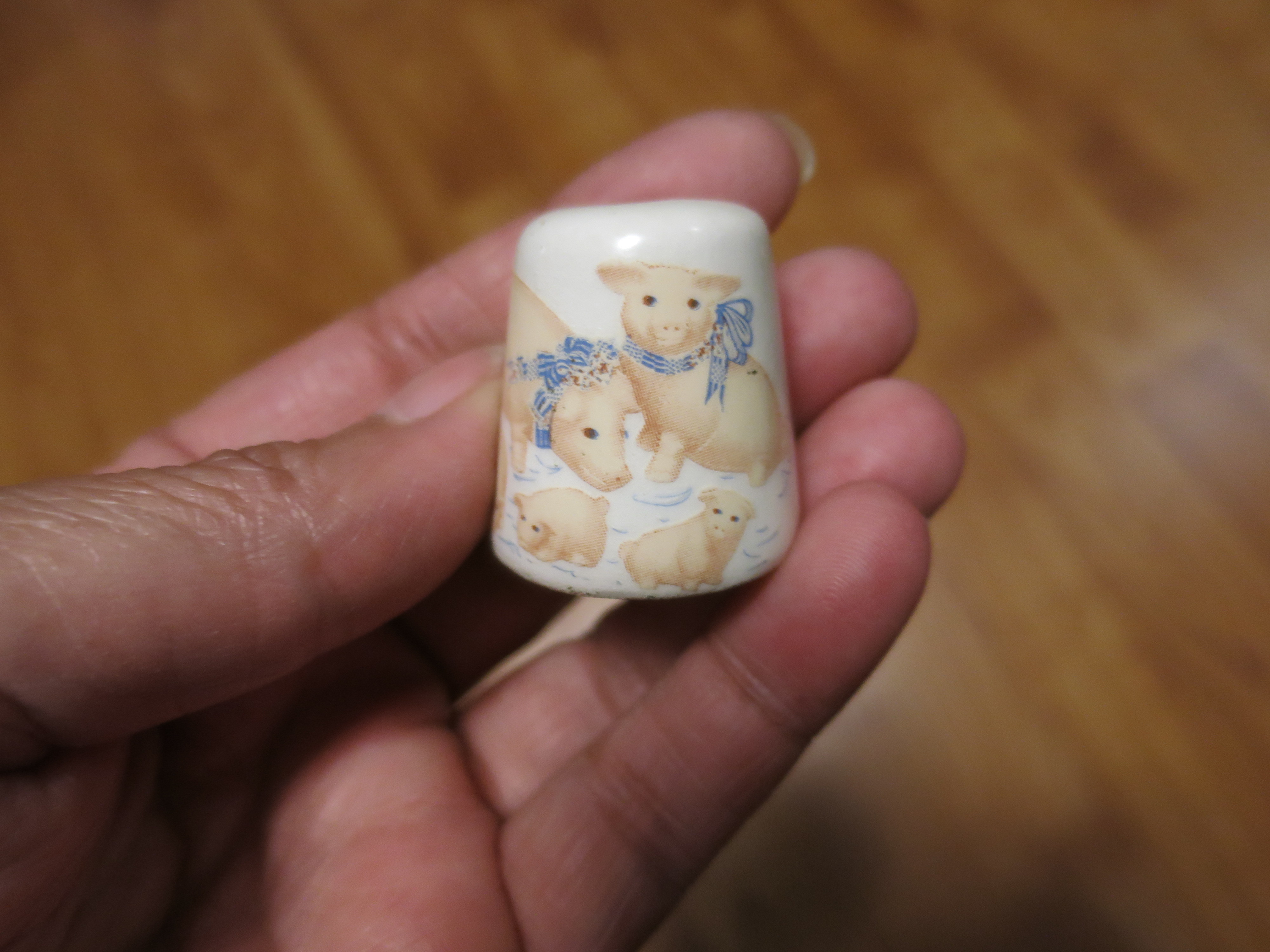 Vintage Cigarette Snuffer Pig Family adorable