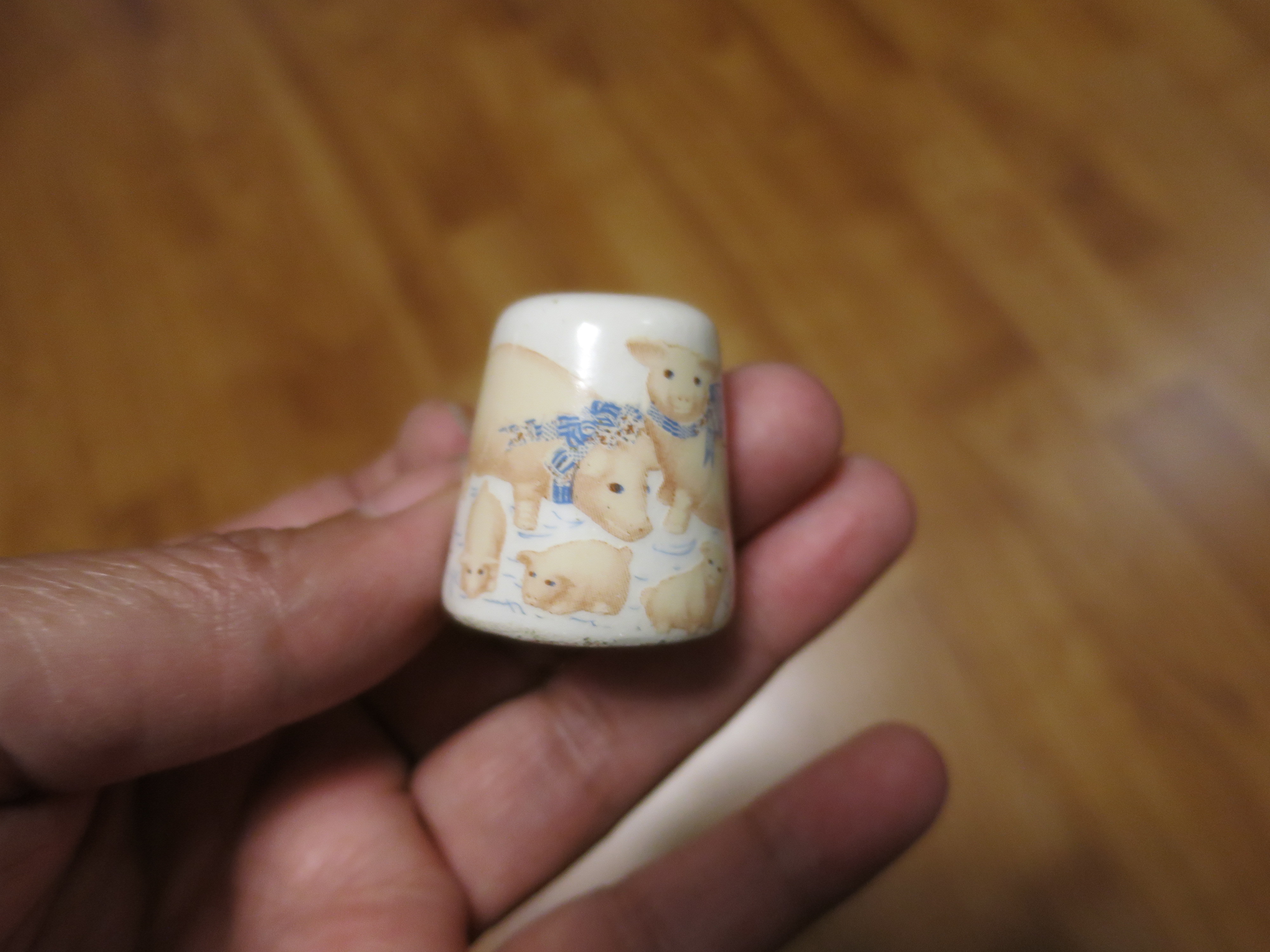 Vintage Cigarette Snuffer Pig Family adorable