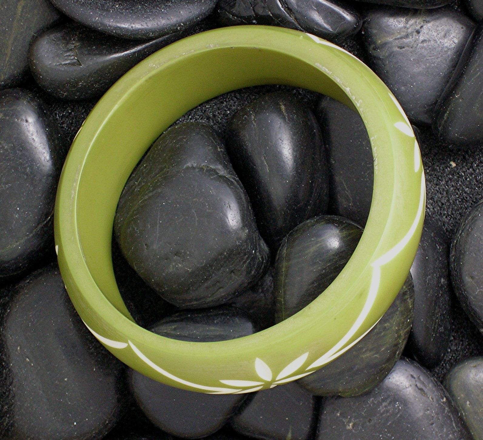 Bakelite Green White Carved Bangle Bracelet