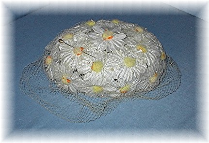 Fabulous Vintage Summer Daisys and Lace Hat