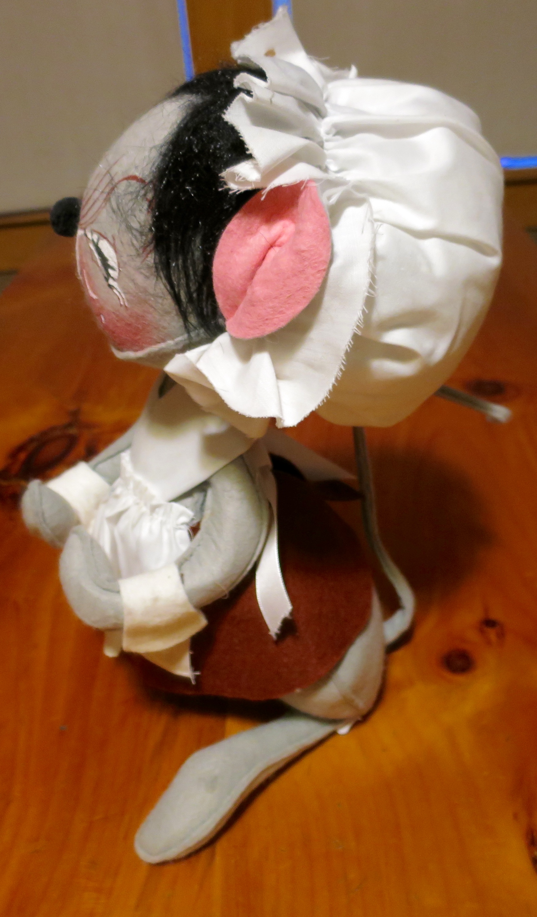 Annalee Large Pilgrim Mouse Girl 15 inch 1964 1981