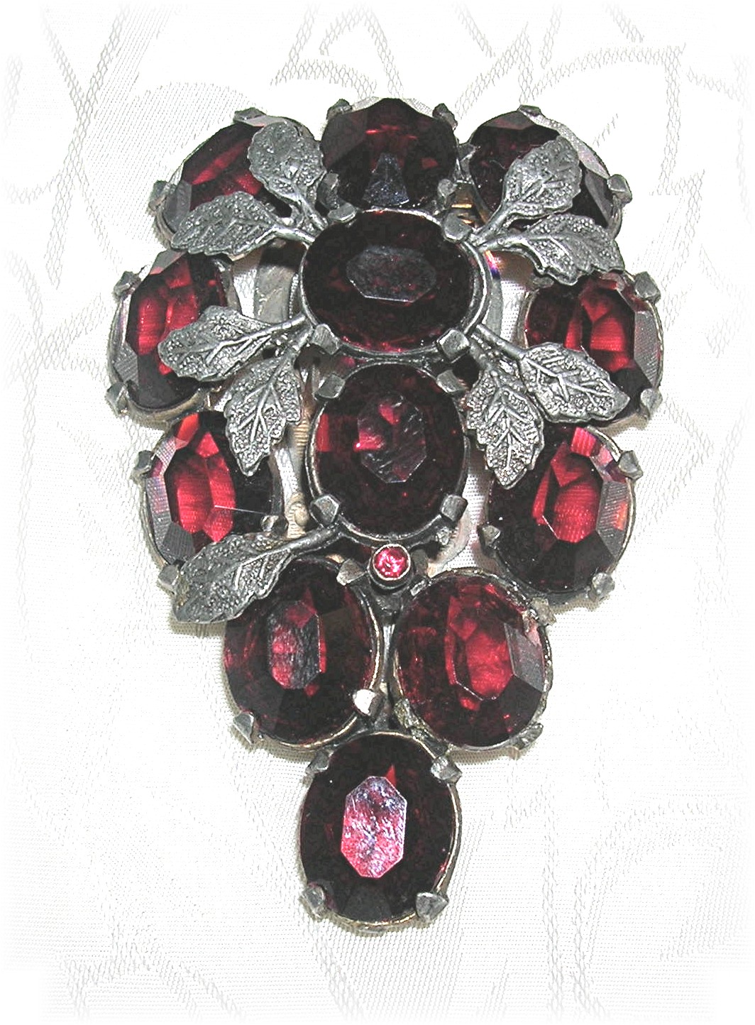 Dress Clip Ruby Crystals Silver Leaves 40s USA