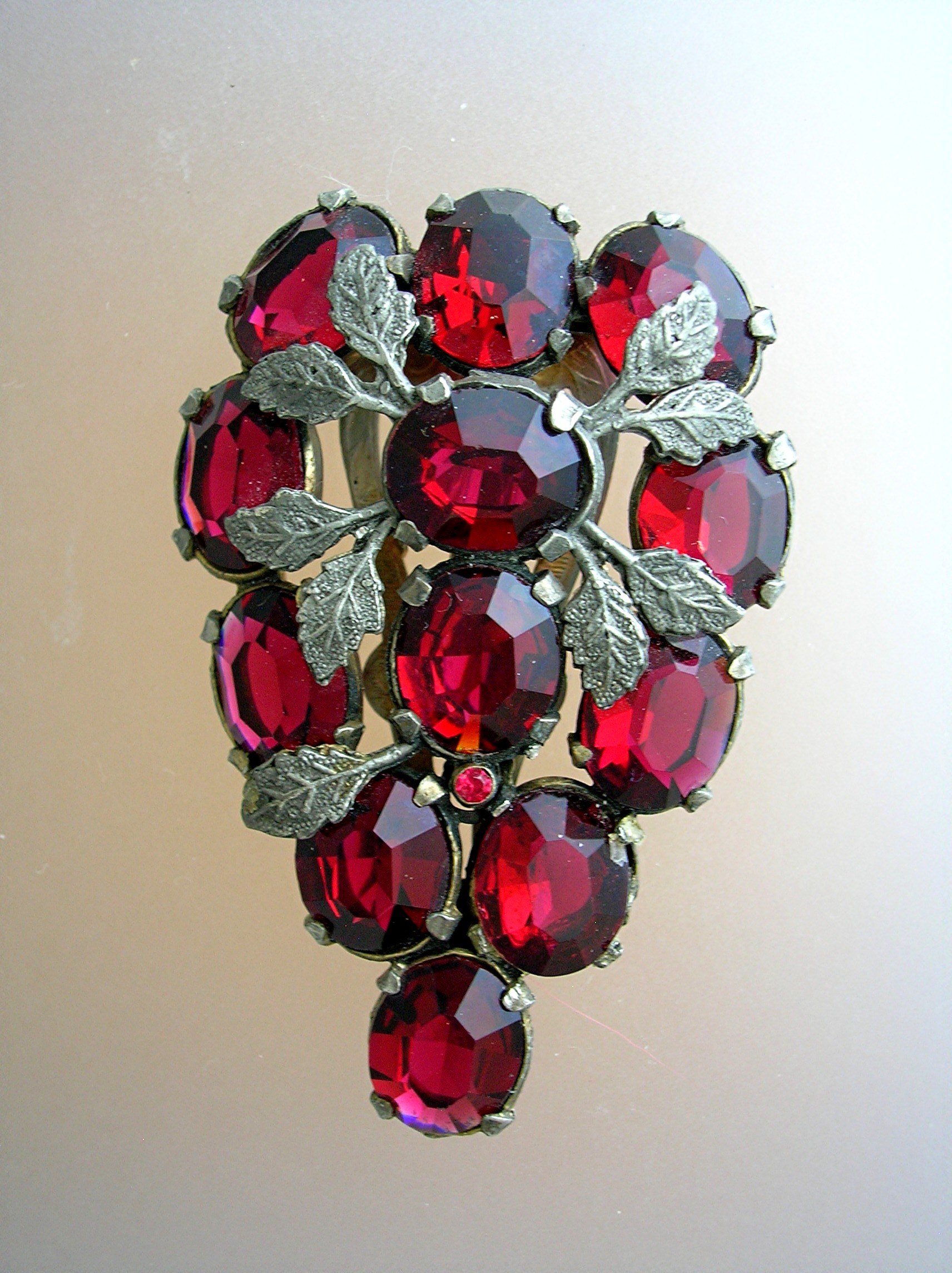 Dress Clip Ruby Crystals Silver Leaves 40s USA