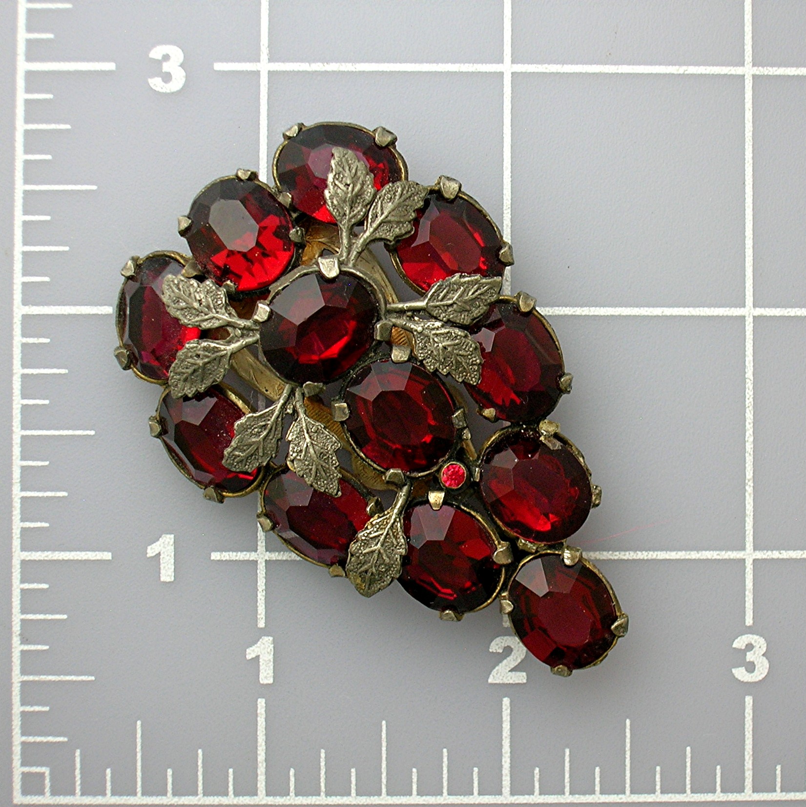 Dress Clip Ruby Crystals Silver Leaves 40s USA