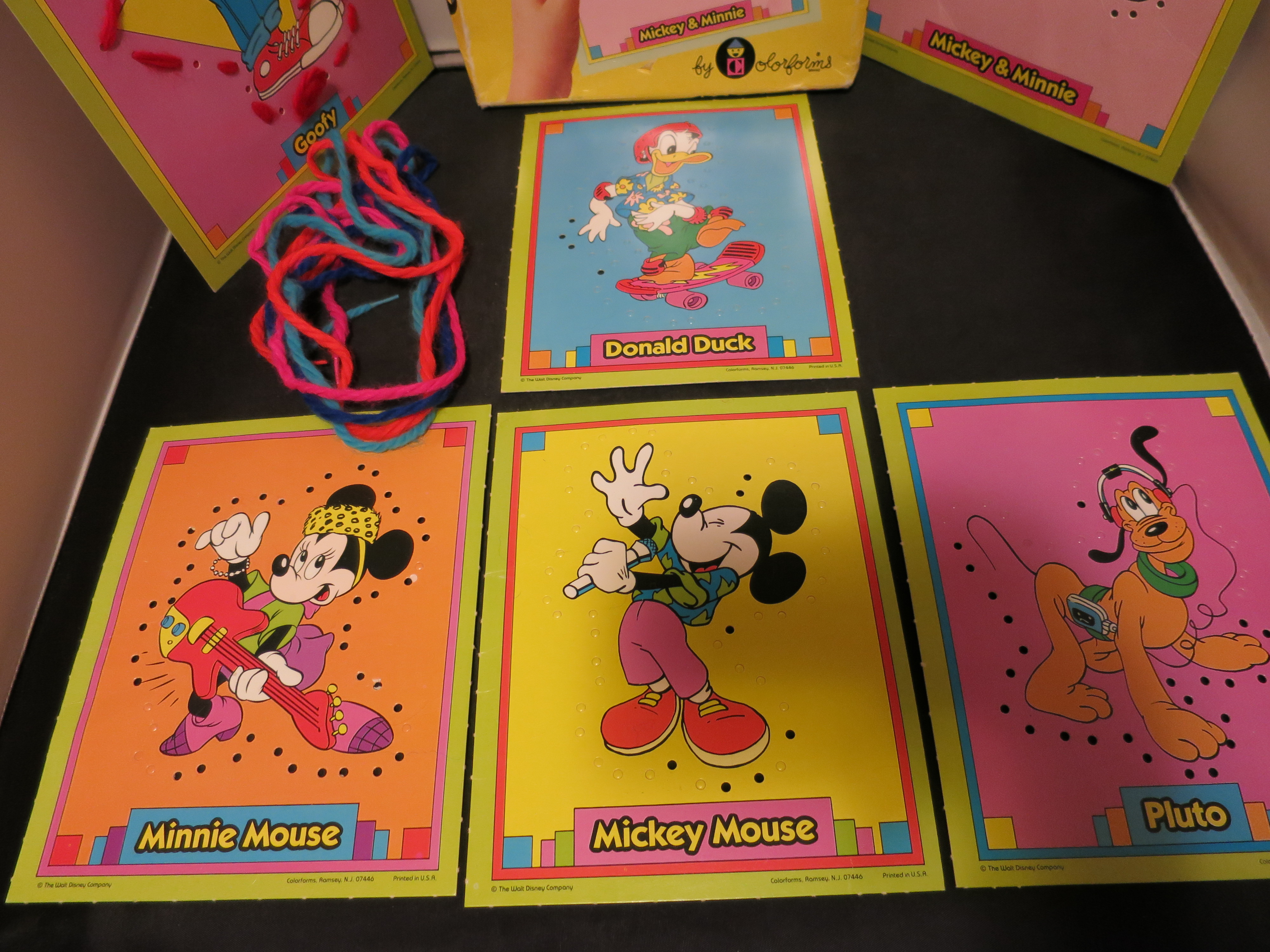 Disney Mickey and Friends Sewing Cards Colorforms 982