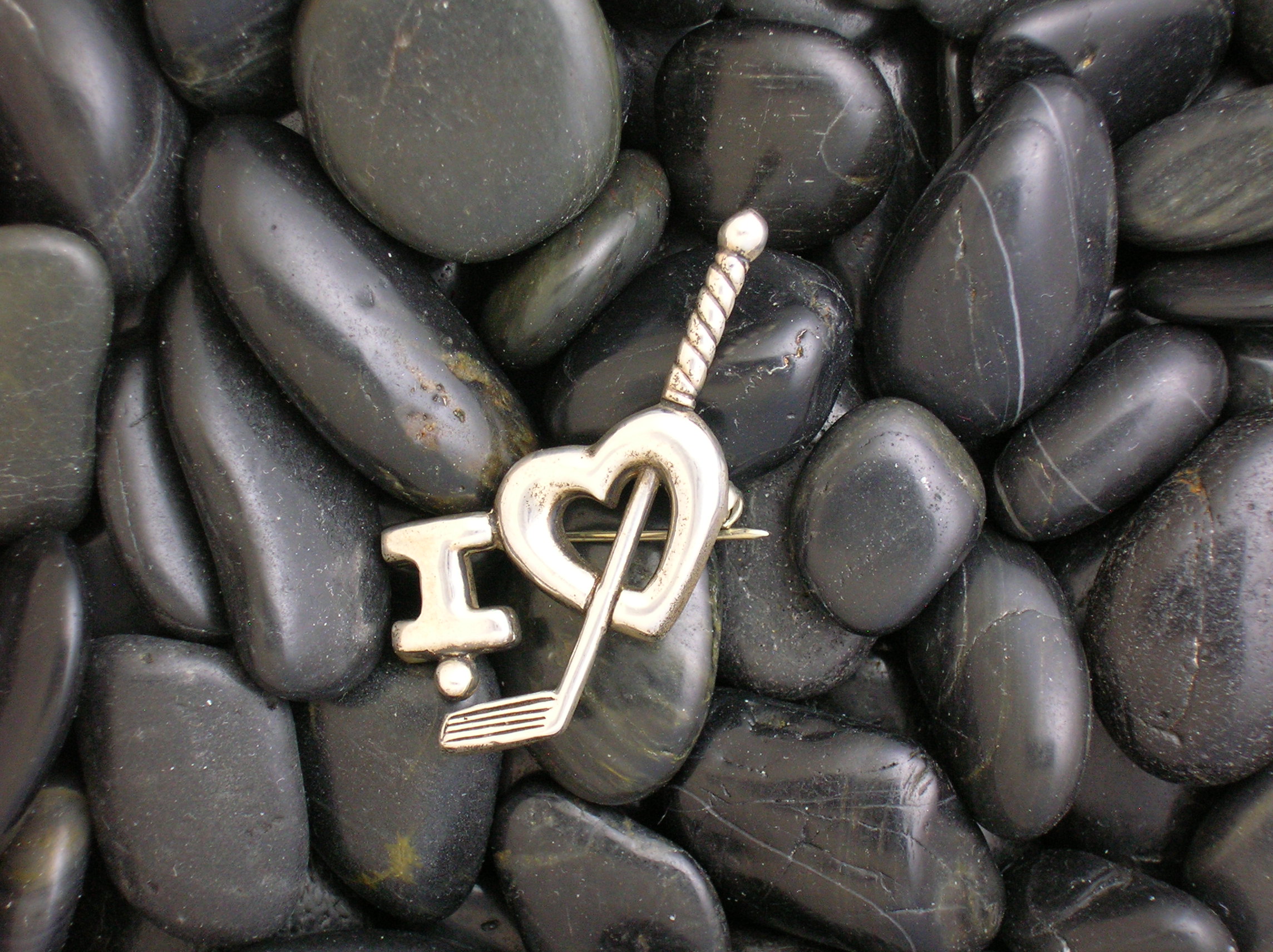 'I love golf' pin, brooch