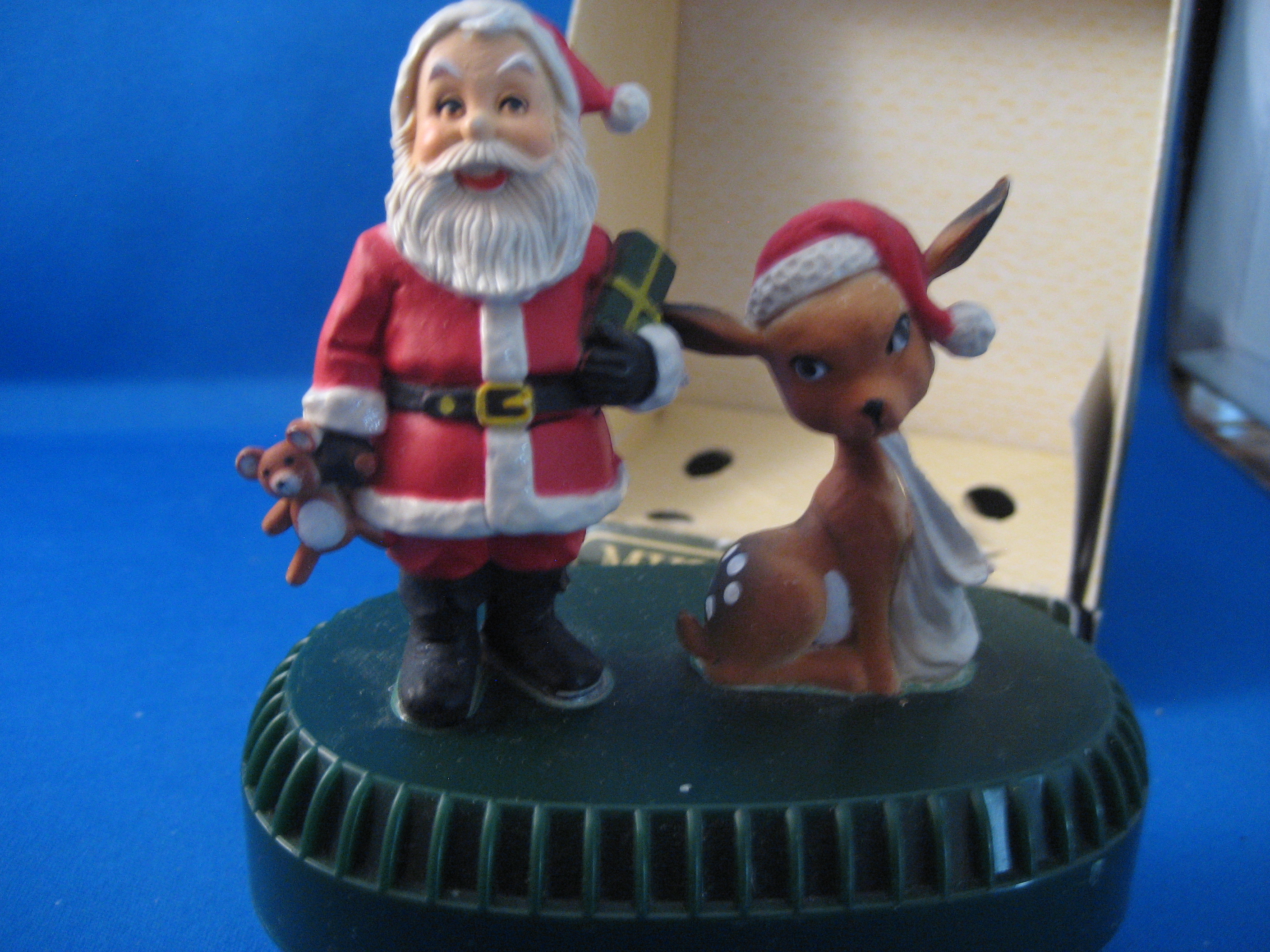 Santa and Reindeer Musci Box